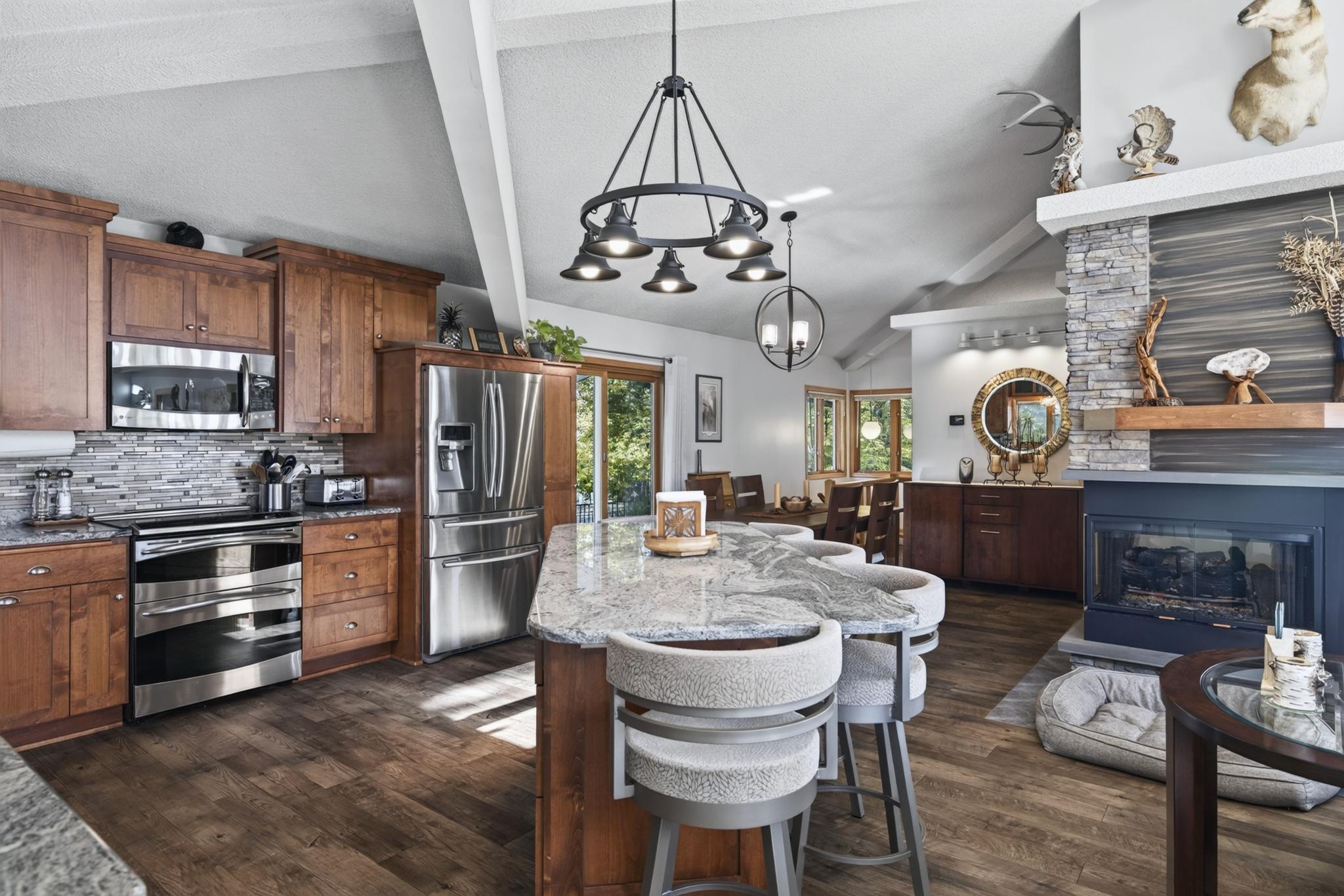 1992 single family home for sale at 32756 Northwoods Lane in Breezy Point, MN — 4 bed, 4 bath (photo 9 of 55)
