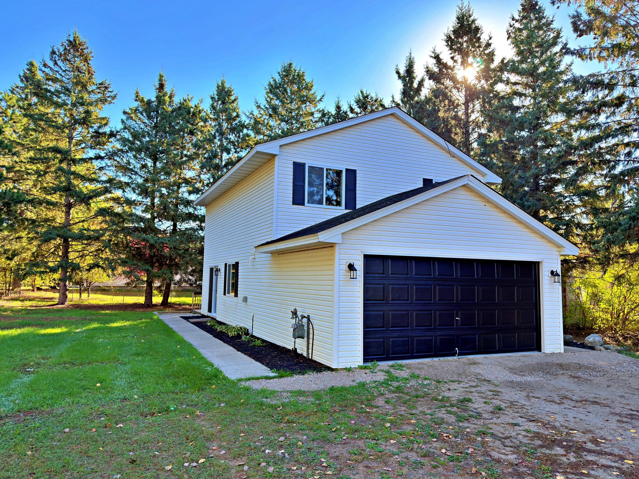 2000 single family home for sale at 400 Eastern Avenue S in Park Rapids, MN — 3 bed, 3 bath