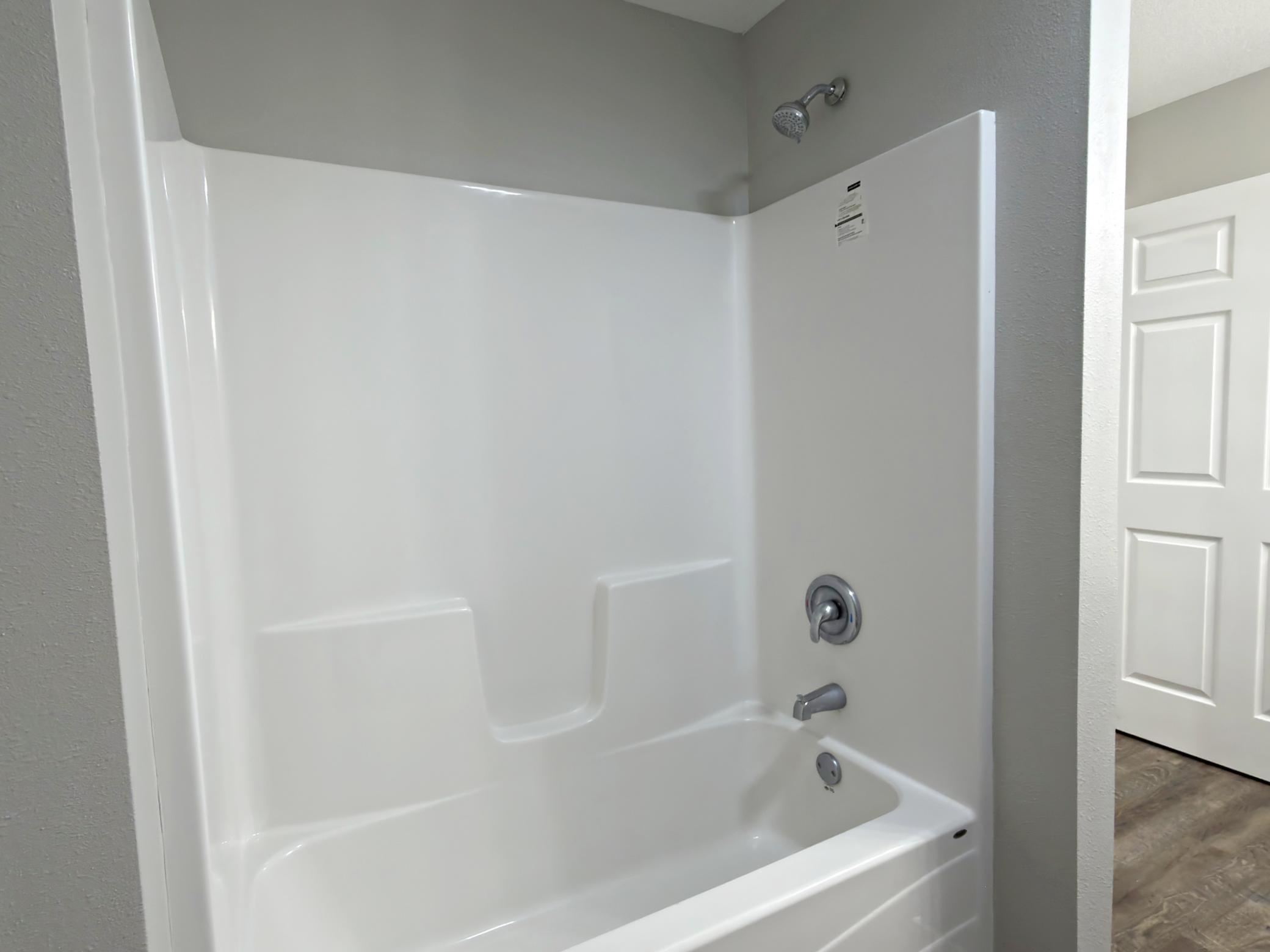 2000 single family home for sale at 400 Eastern Avenue S in Park Rapids, MN — 3 bed, 3 bath (photo 23 of 34)