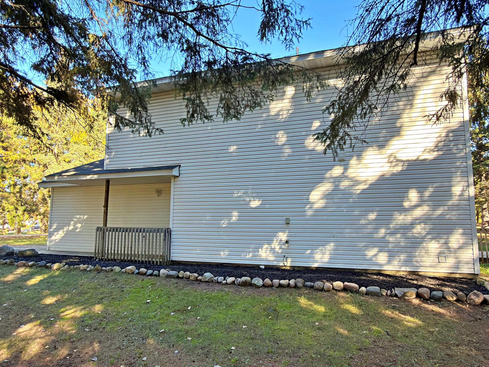 2000 single family home for sale at 400 Eastern Avenue S in Park Rapids, MN — 3 bed, 3 bath (photo 27 of 34)
