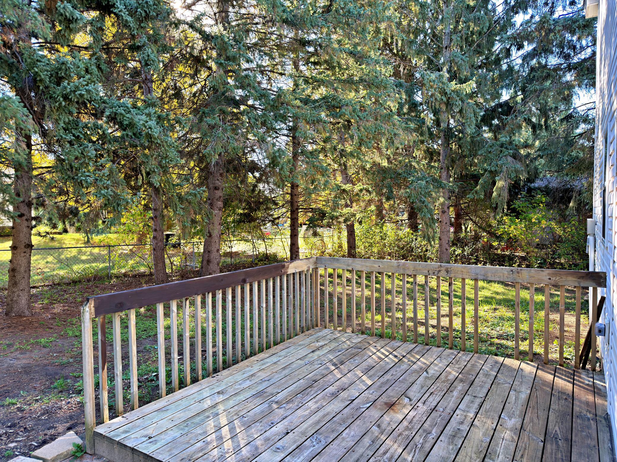 2000 single family home for sale at 400 Eastern Avenue S in Park Rapids, MN — 3 bed, 3 bath (photo 4 of 34)