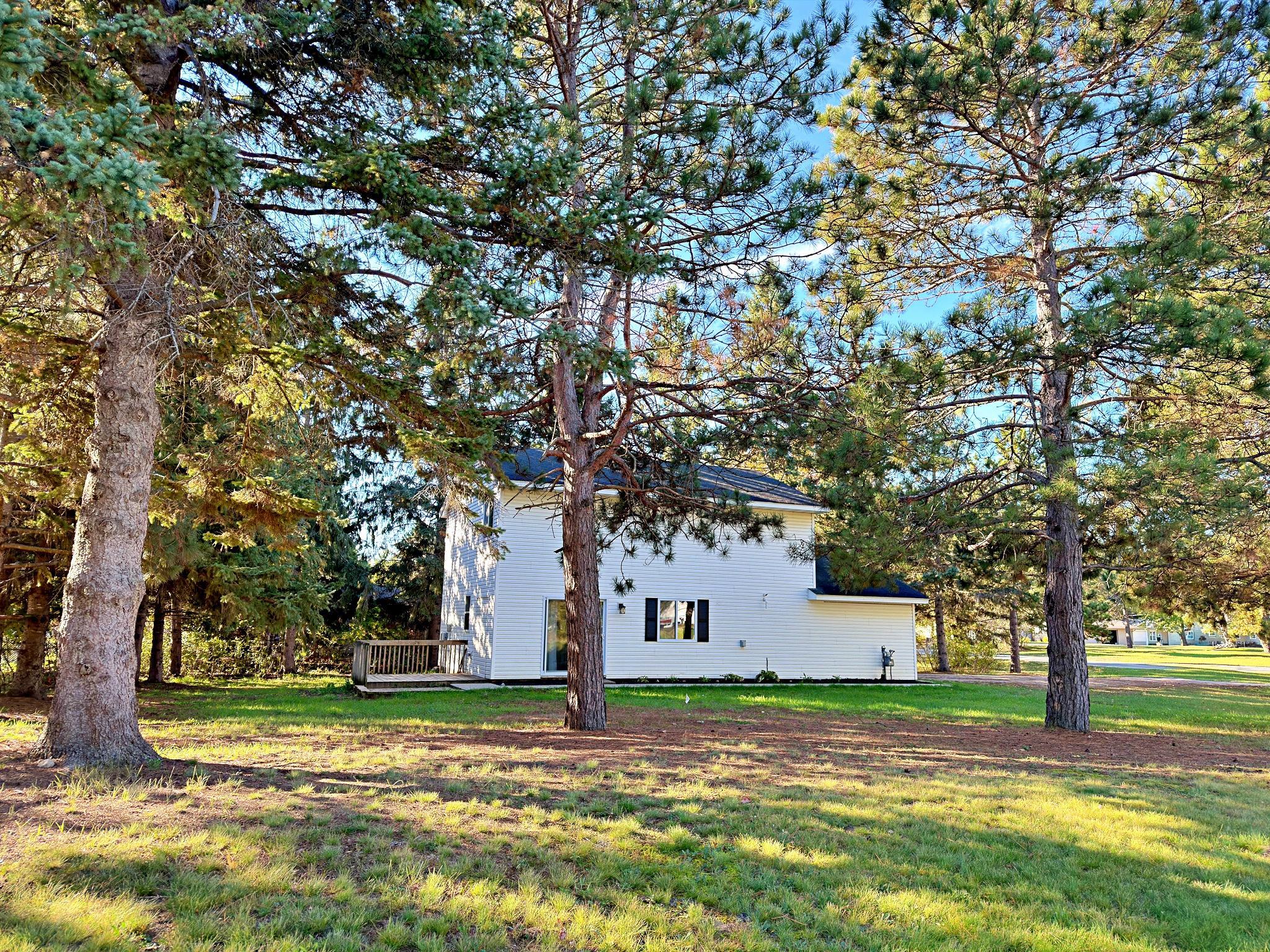 2000 single family home for sale at 400 Eastern Avenue S in Park Rapids, MN — 3 bed, 3 bath (photo 31 of 34)