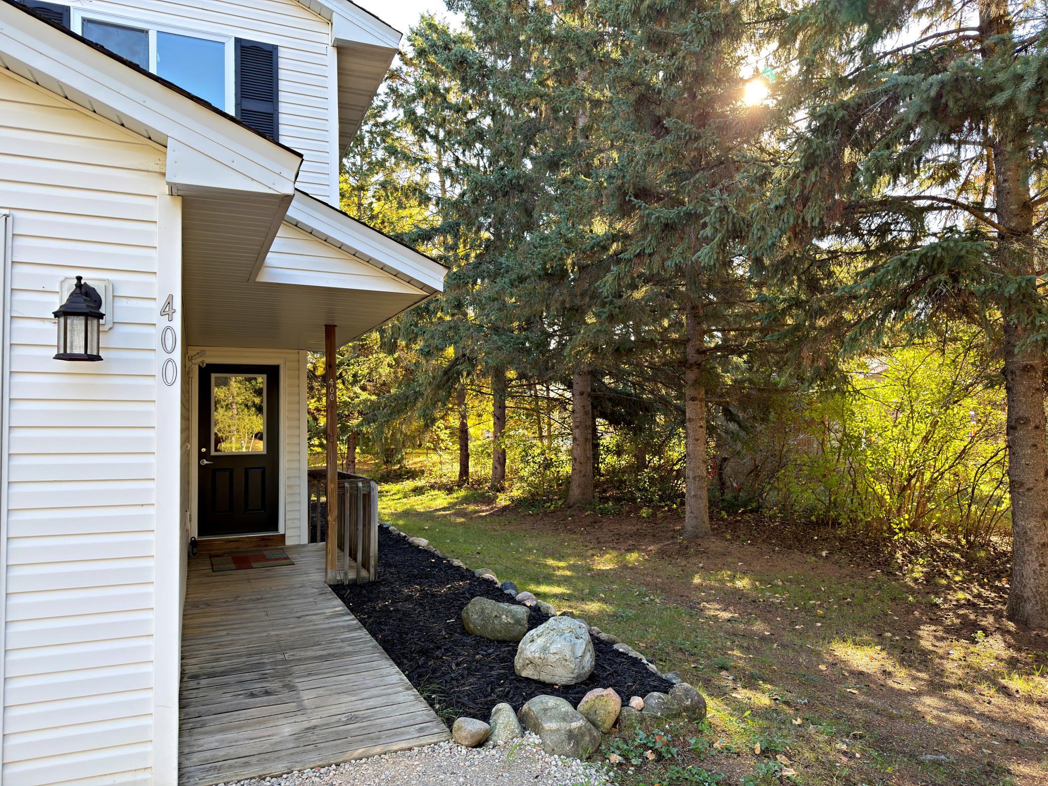 2000 single family home for sale at 400 Eastern Avenue S in Park Rapids, MN — 3 bed, 3 bath (photo 5 of 34)