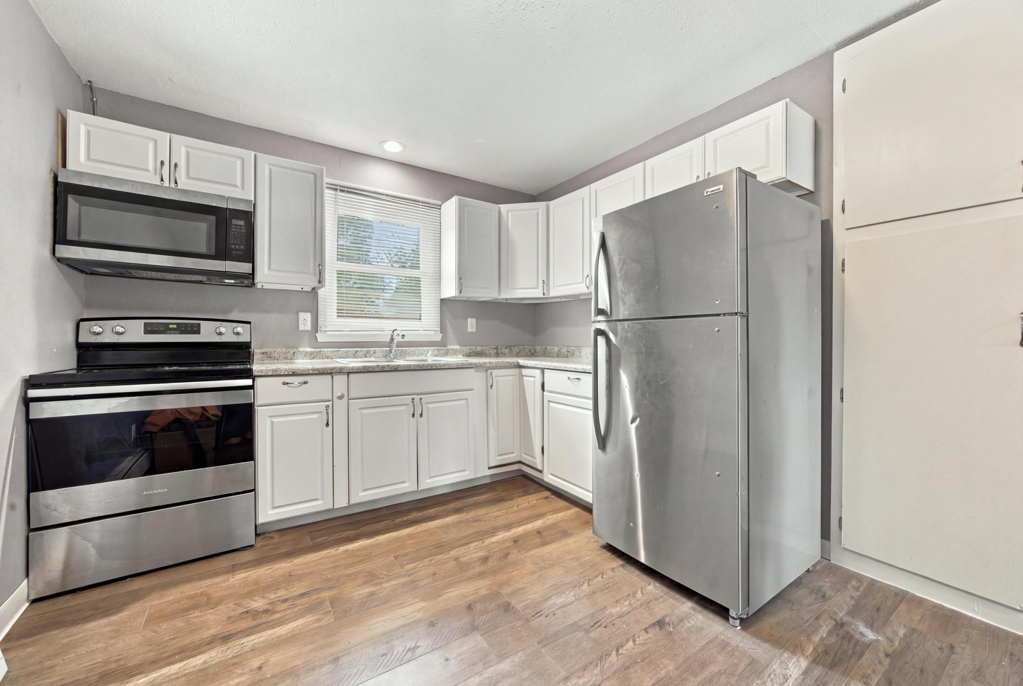 1963 home for sale at 204 4th Street NW in Dilworth, MN — 7 bed, 4 bath (photo 8 of 27)