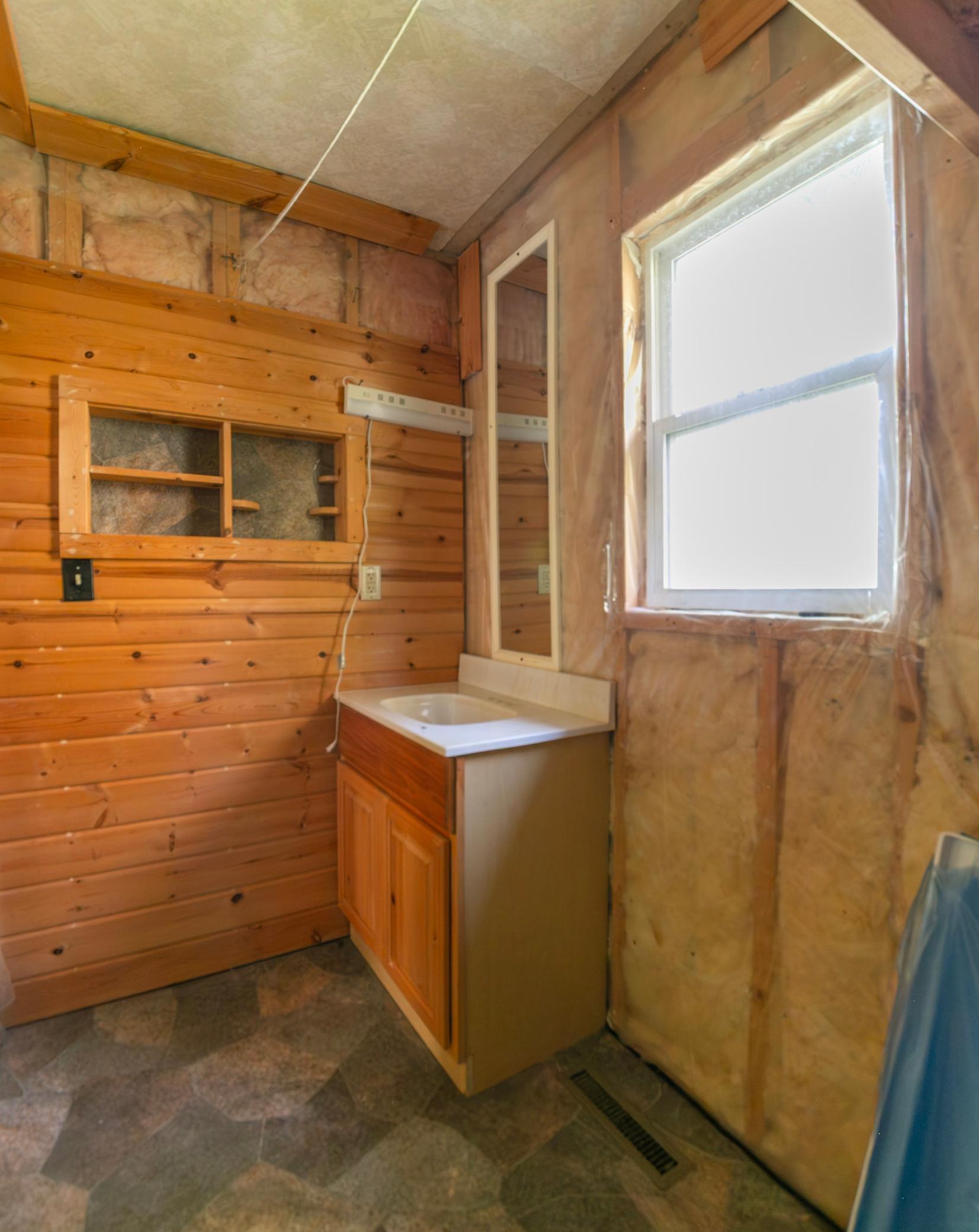 1999 single family home for sale at 4242 County 4 NE in Remer, MN — 2 bed, 1 bath (photo 14 of 25)
