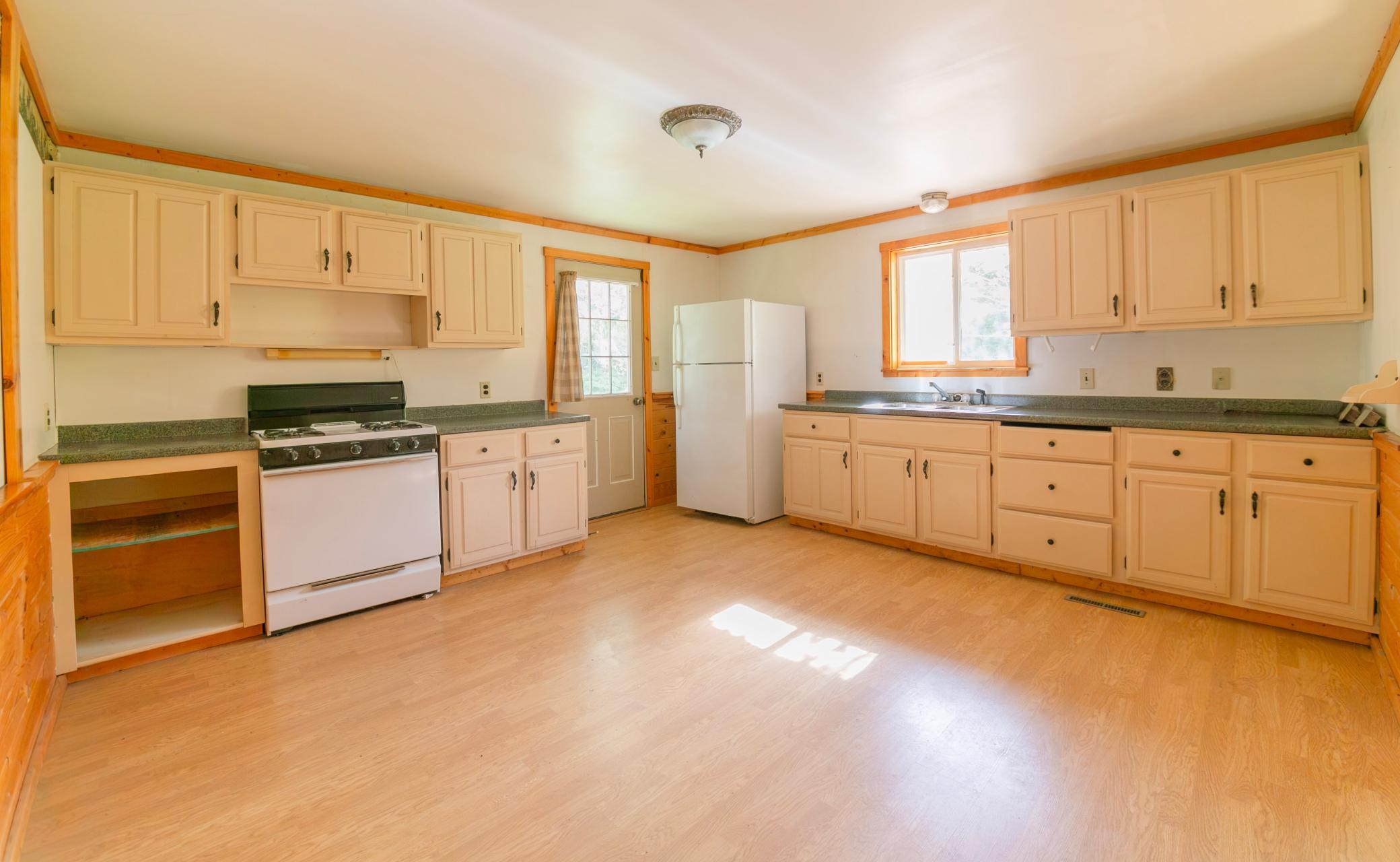 1999 single family home for sale at 4242 County 4 NE in Remer, MN — 2 bed, 1 bath (photo 9 of 25)