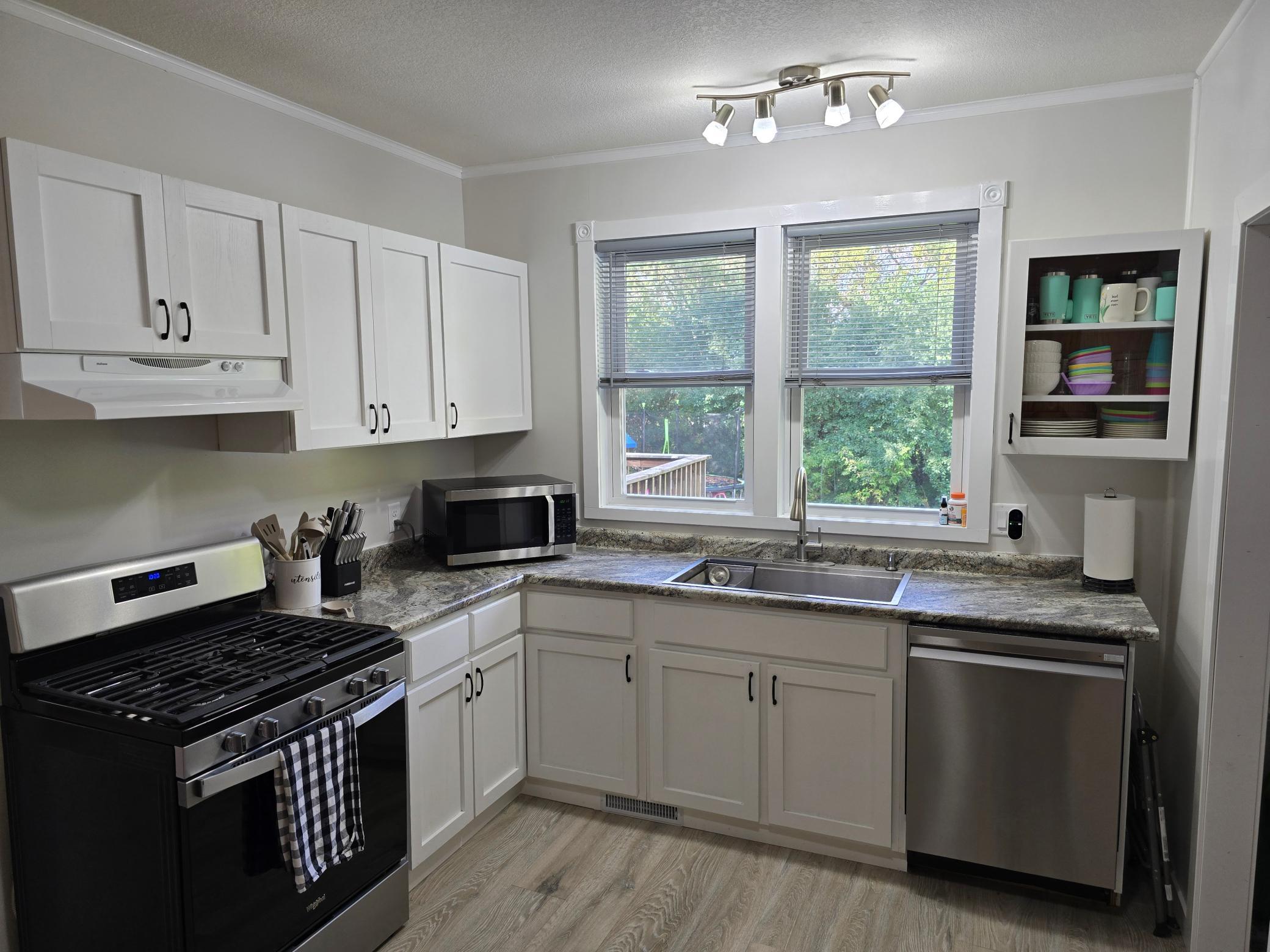 1905 single family home for sale at 2050 2nd Street in Lake Park, MN — 3 bed, 2 bath (photo 15 of 42)