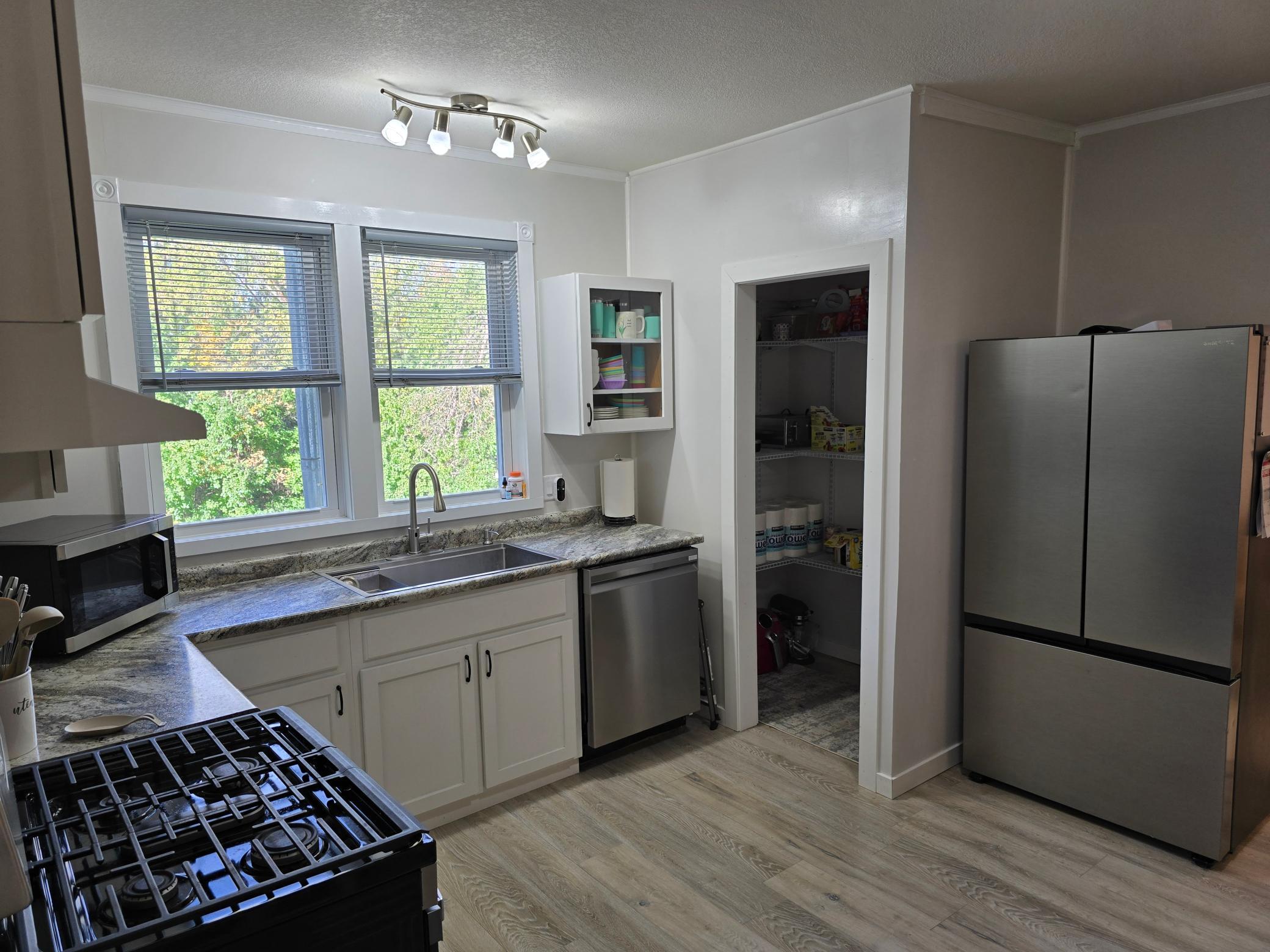1905 single family home for sale at 2050 2nd Street in Lake Park, MN — 3 bed, 2 bath (photo 16 of 42)