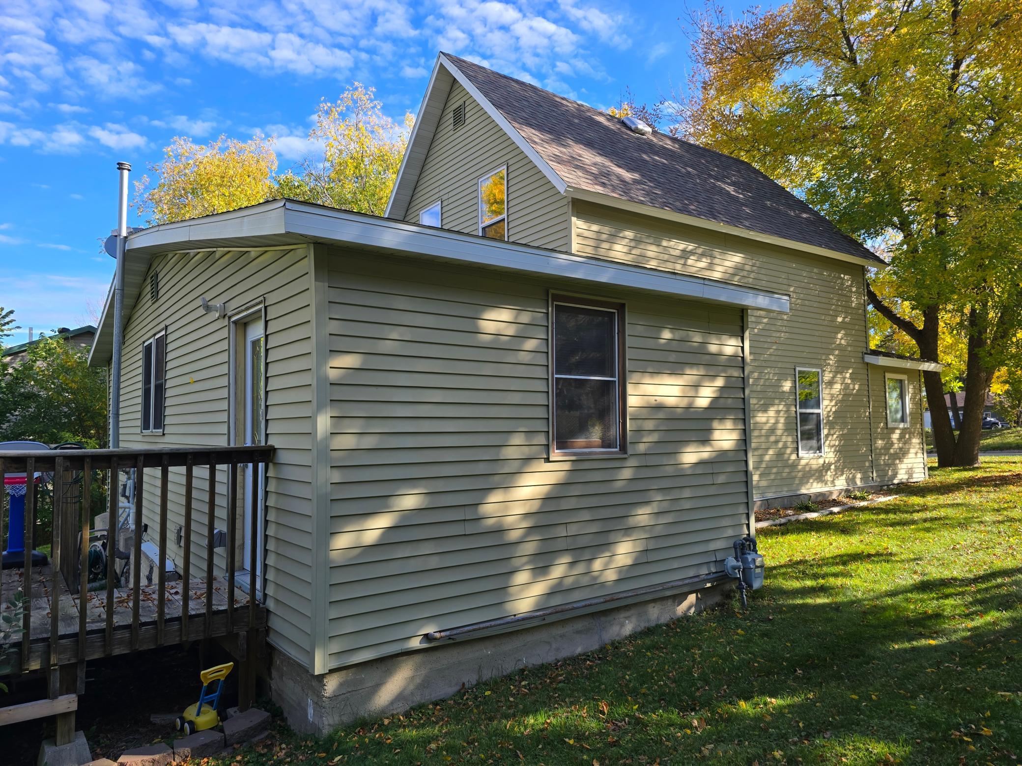 1905 single family home for sale at 2050 2nd Street in Lake Park, MN — 3 bed, 2 bath (photo 3 of 42)