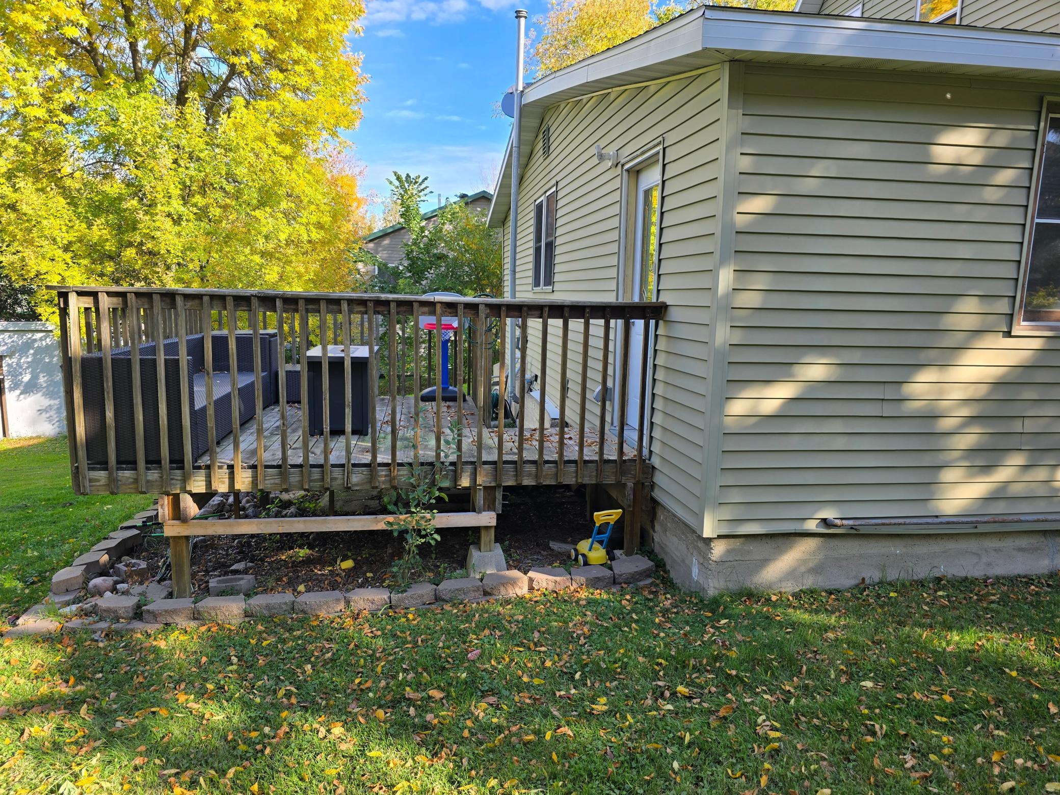 1905 single family home for sale at 2050 2nd Street in Lake Park, MN — 3 bed, 2 bath (photo 4 of 42)
