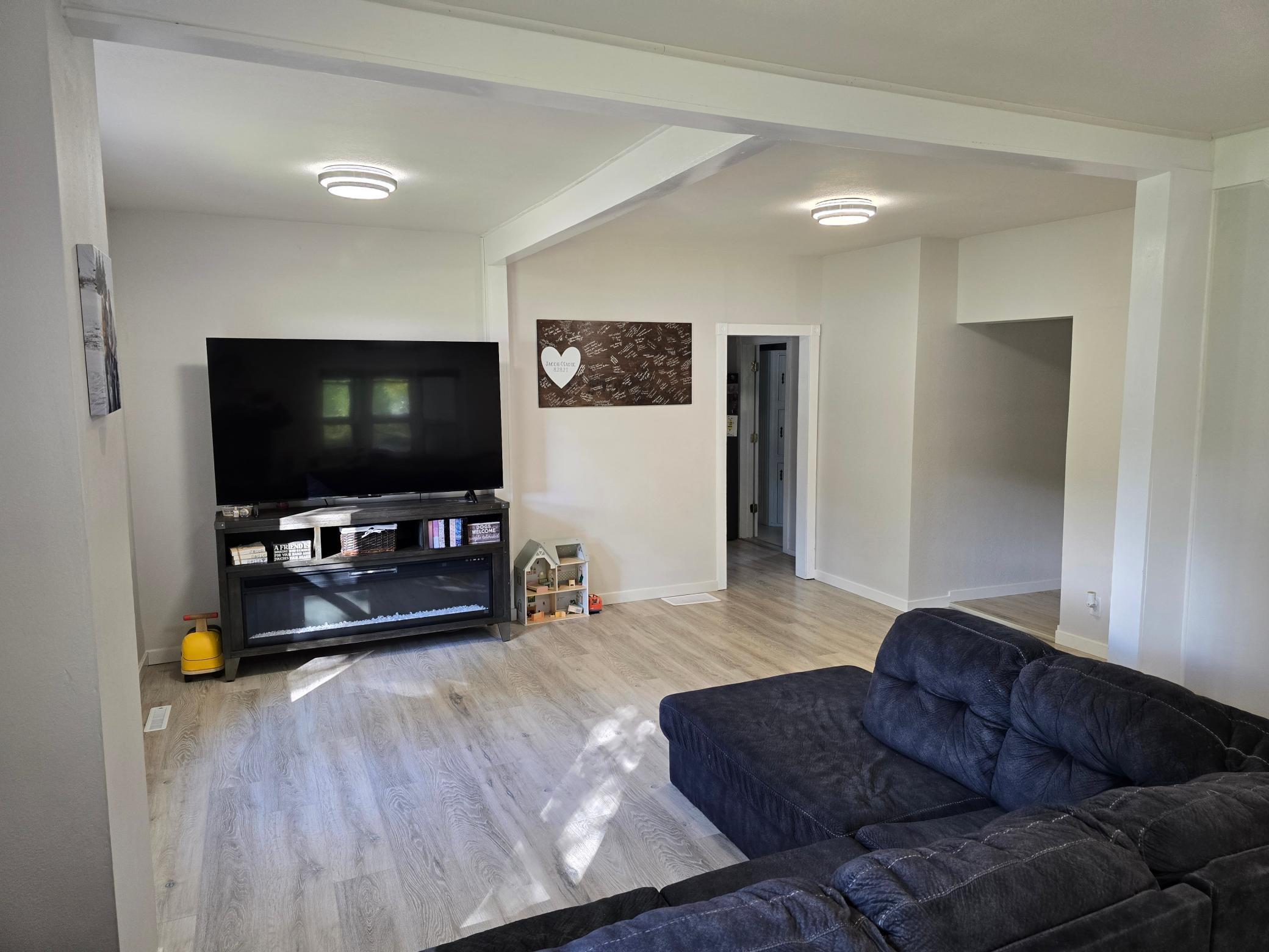 1905 single family home for sale at 2050 2nd Street in Lake Park, MN — 3 bed, 2 bath (photo 10 of 42)