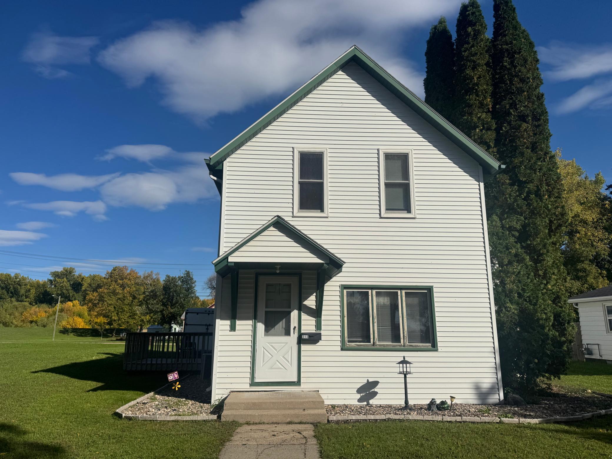 1893 single family home for sale at 313 Lincoln Avenue in Crookston, MN — 3 bed, 2 bath