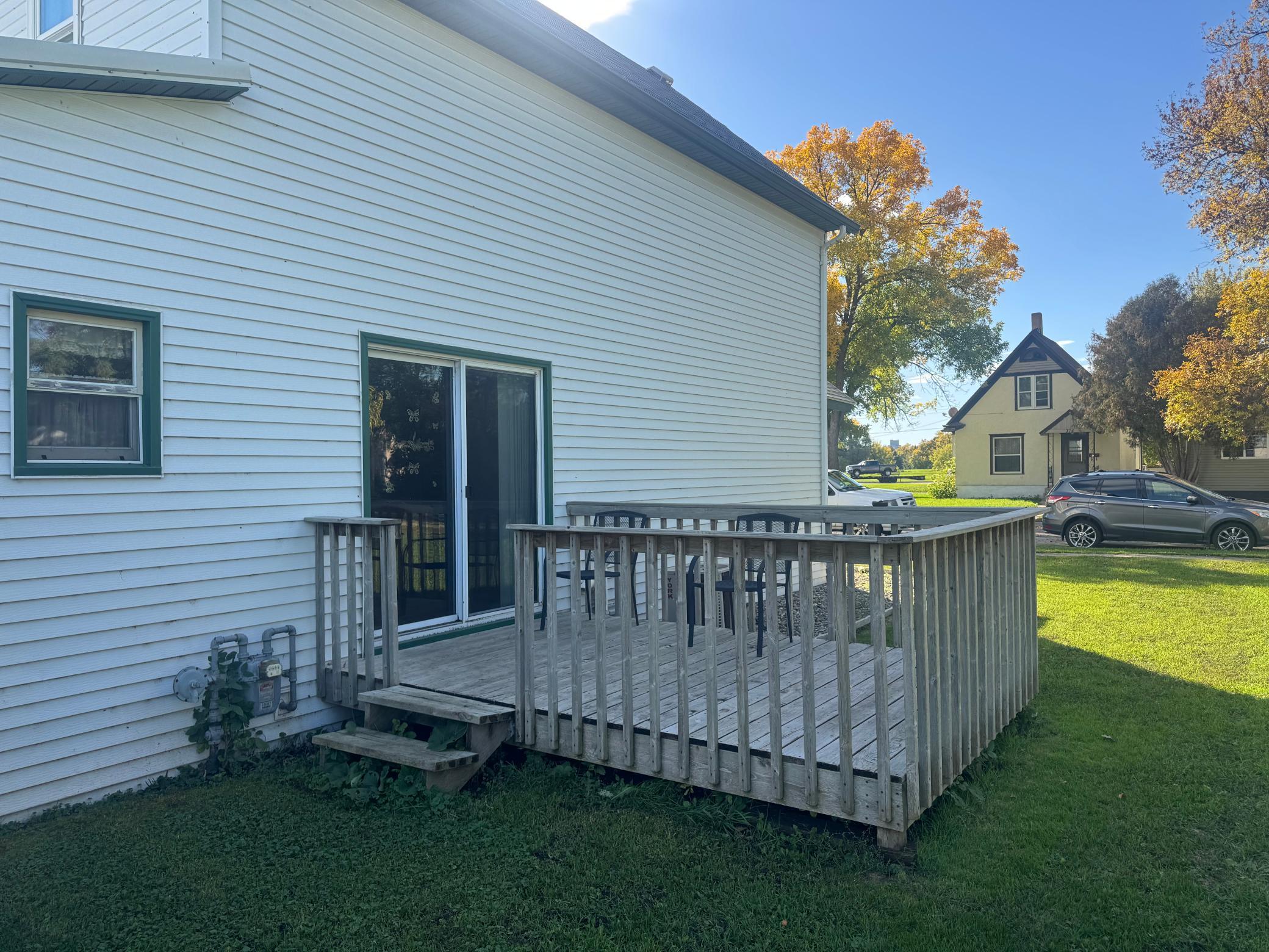 1893 single family home for sale at 313 Lincoln Avenue in Crookston, MN — 3 bed, 2 bath (photo 2 of 4)