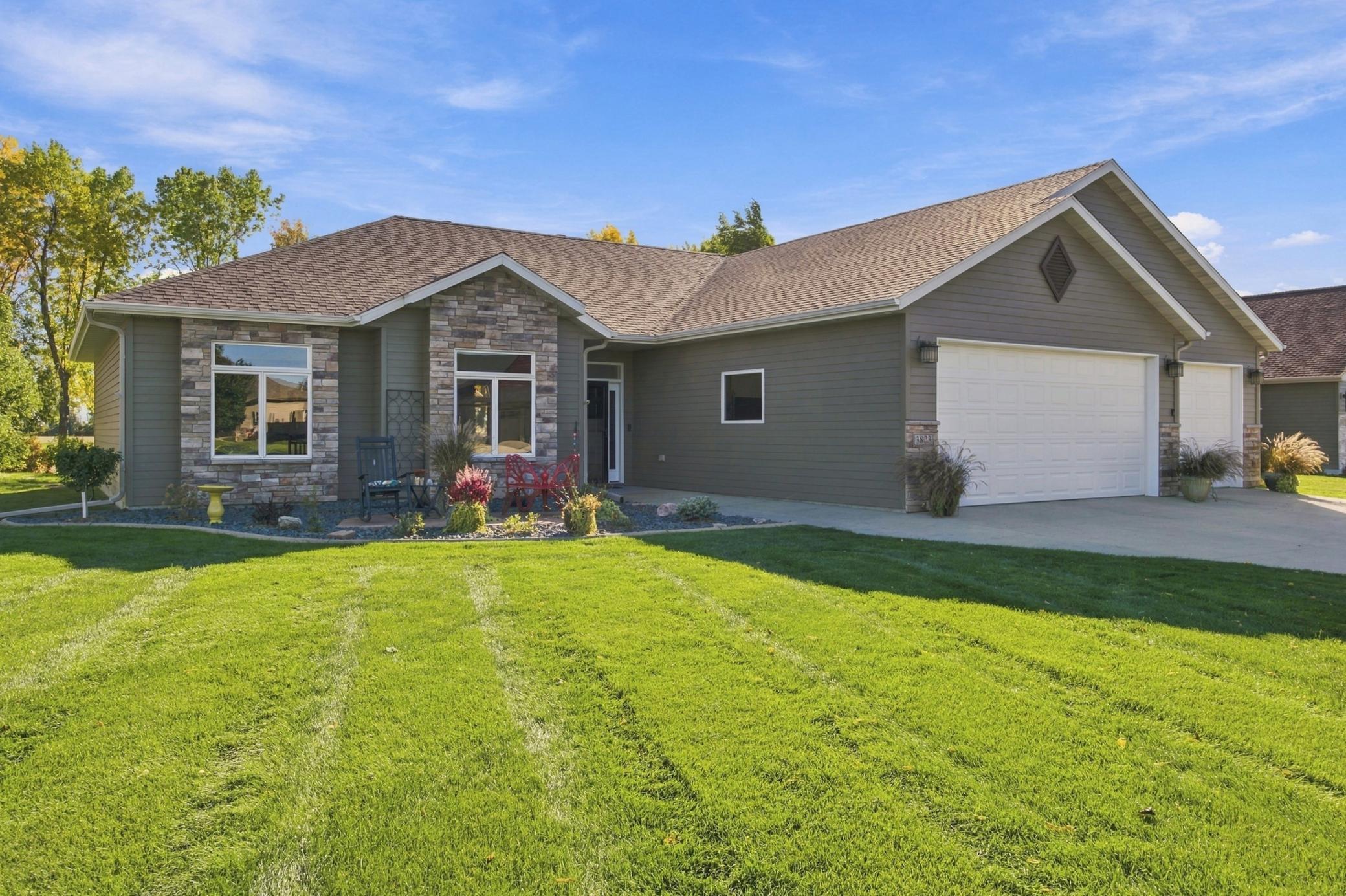 single family home for sale at 3823 43rd Avenue S in Moorhead, MN — 2 bed, 3 bath