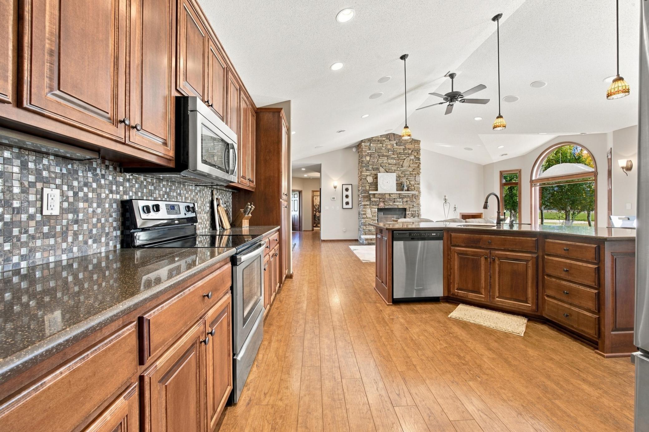 2005 single family home for sale at 3823 43rd Avenue S in Moorhead, MN — 2 bed, 3 bath (photo 11 of 34)