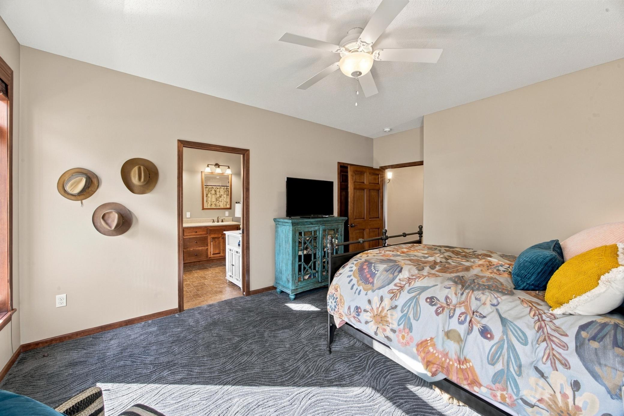 2005 single family home for sale at 3823 43rd Avenue S in Moorhead, MN — 2 bed, 3 bath (photo 21 of 34)