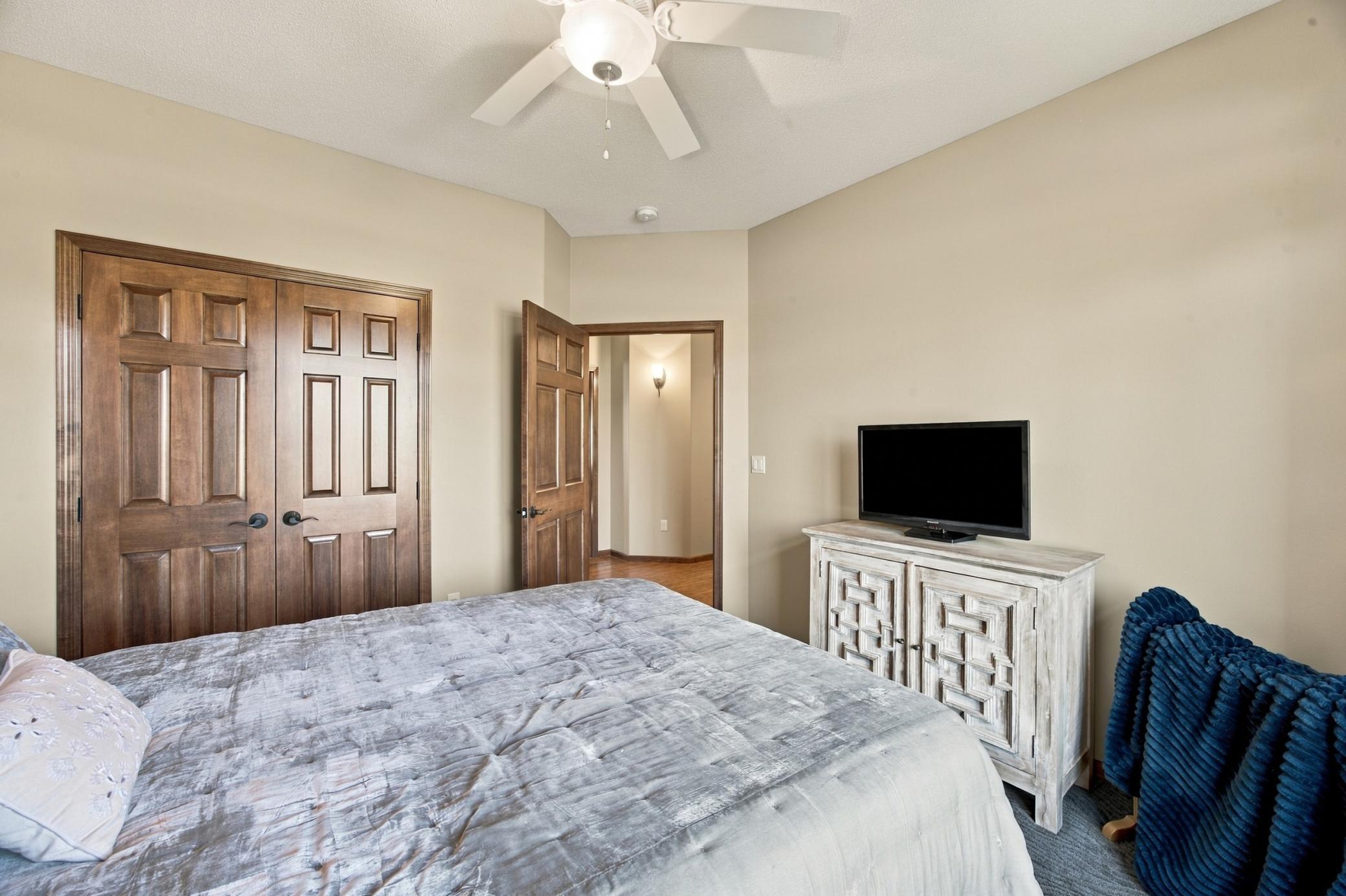 2005 single family home for sale at 3823 43rd Avenue S in Moorhead, MN — 2 bed, 3 bath (photo 26 of 34)