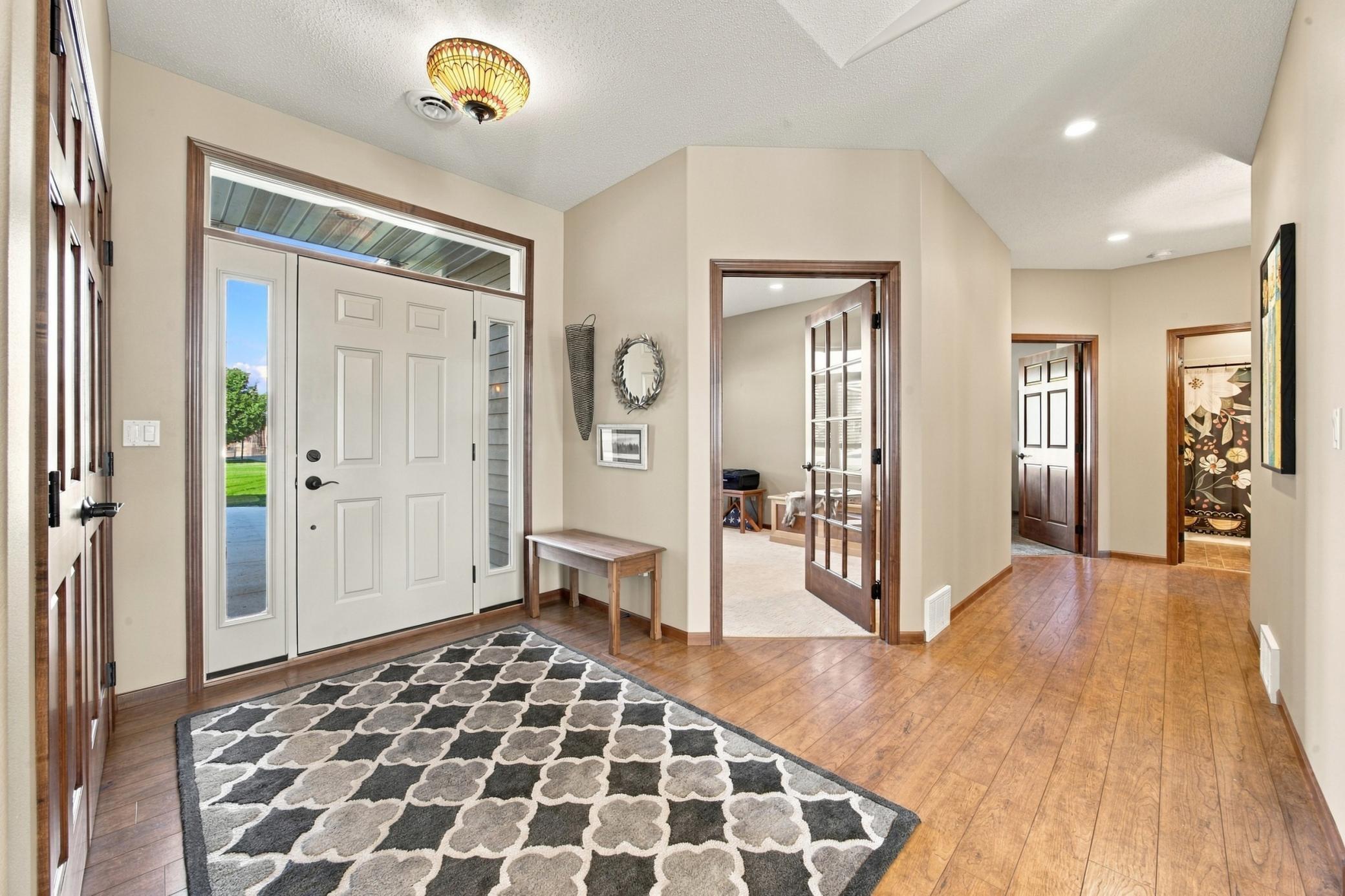 2005 single family home for sale at 3823 43rd Avenue S in Moorhead, MN — 2 bed, 3 bath (photo 4 of 34)