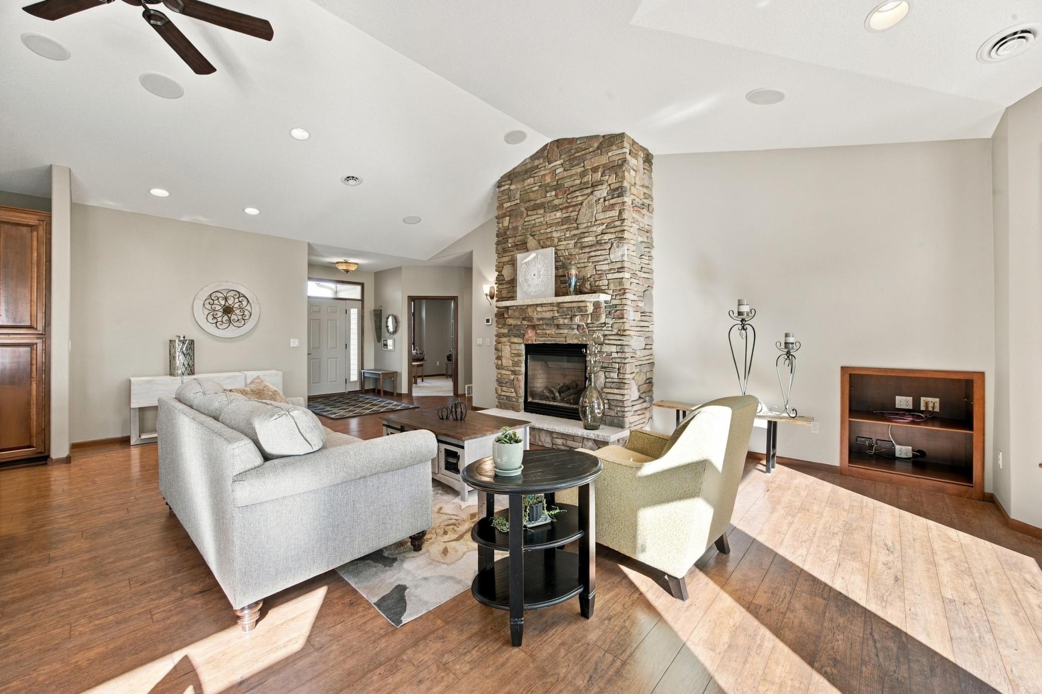 2005 single family home for sale at 3823 43rd Avenue S in Moorhead, MN — 2 bed, 3 bath (photo 6 of 34)