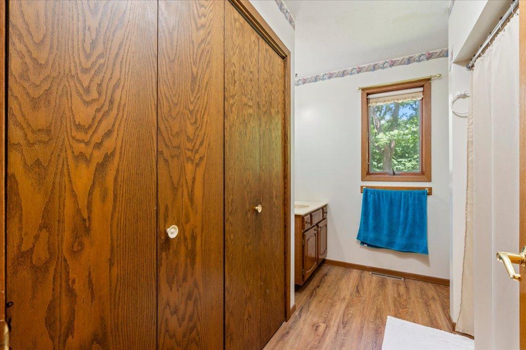 1983 single family home for sale at 40142 Pandora Drive in Browerville, MN — 4 bed, 2 bath (photo 18 of 27)