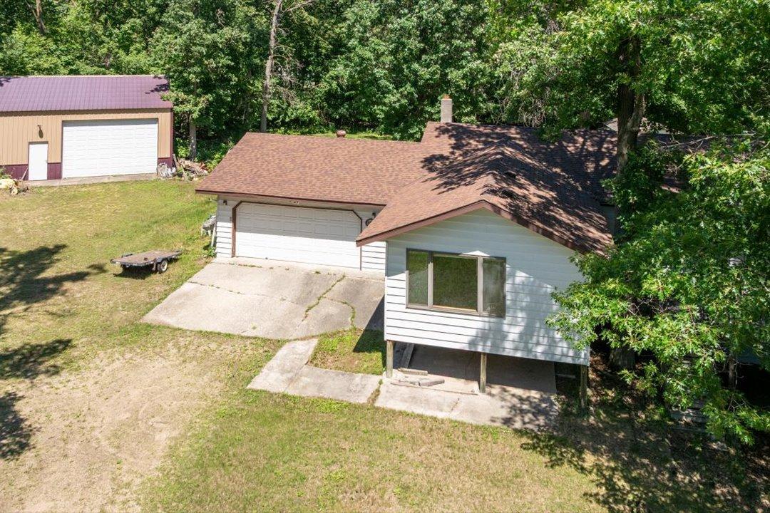1983 single family home for sale at 40142 Pandora Drive in Browerville, MN — 4 bed, 2 bath (photo 4 of 27)