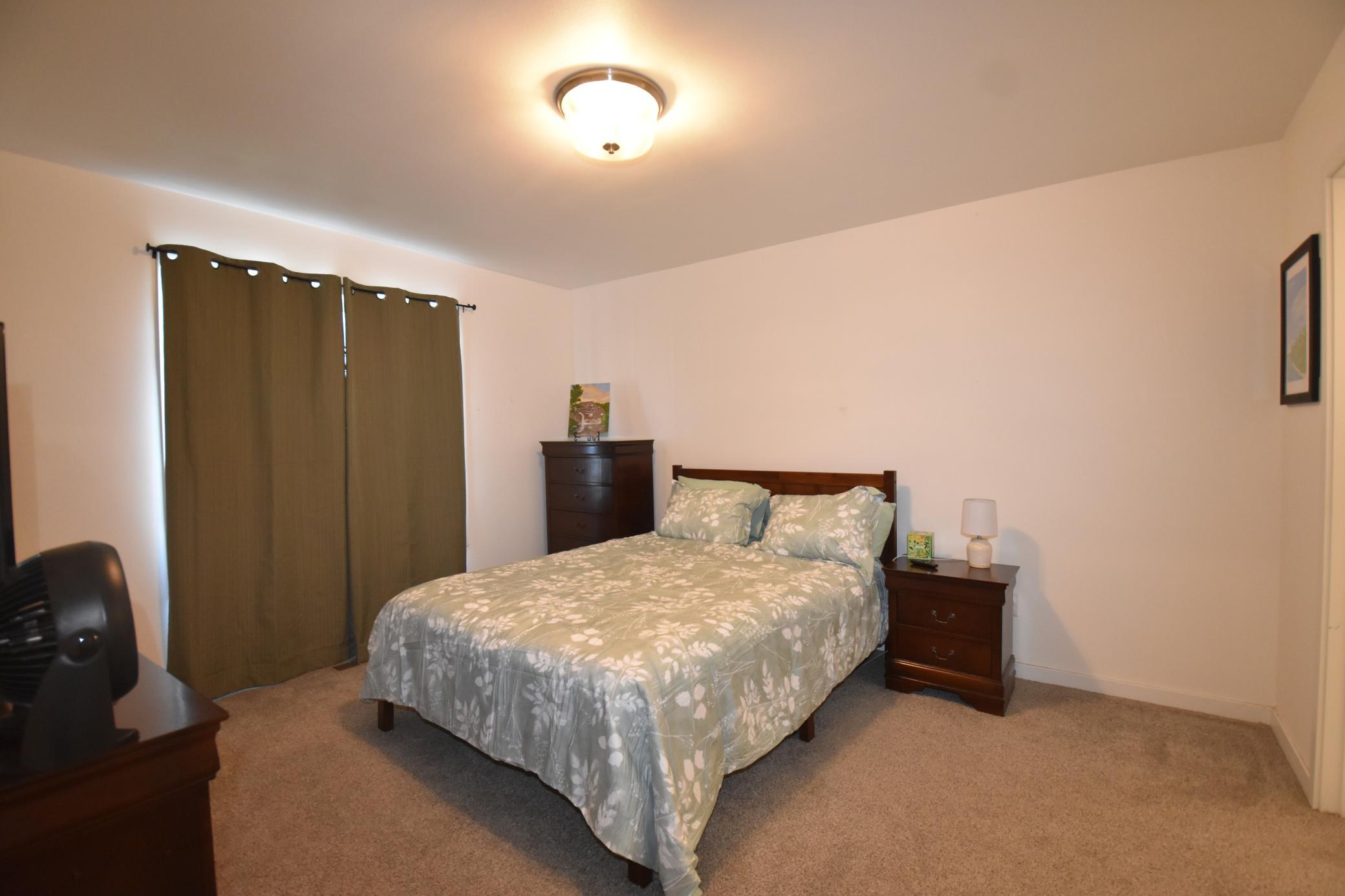 2020 single family home for sale at 2587 72nd Avenue S in Fargo, ND — 6 bed, 3 bath (photo 12 of 37)