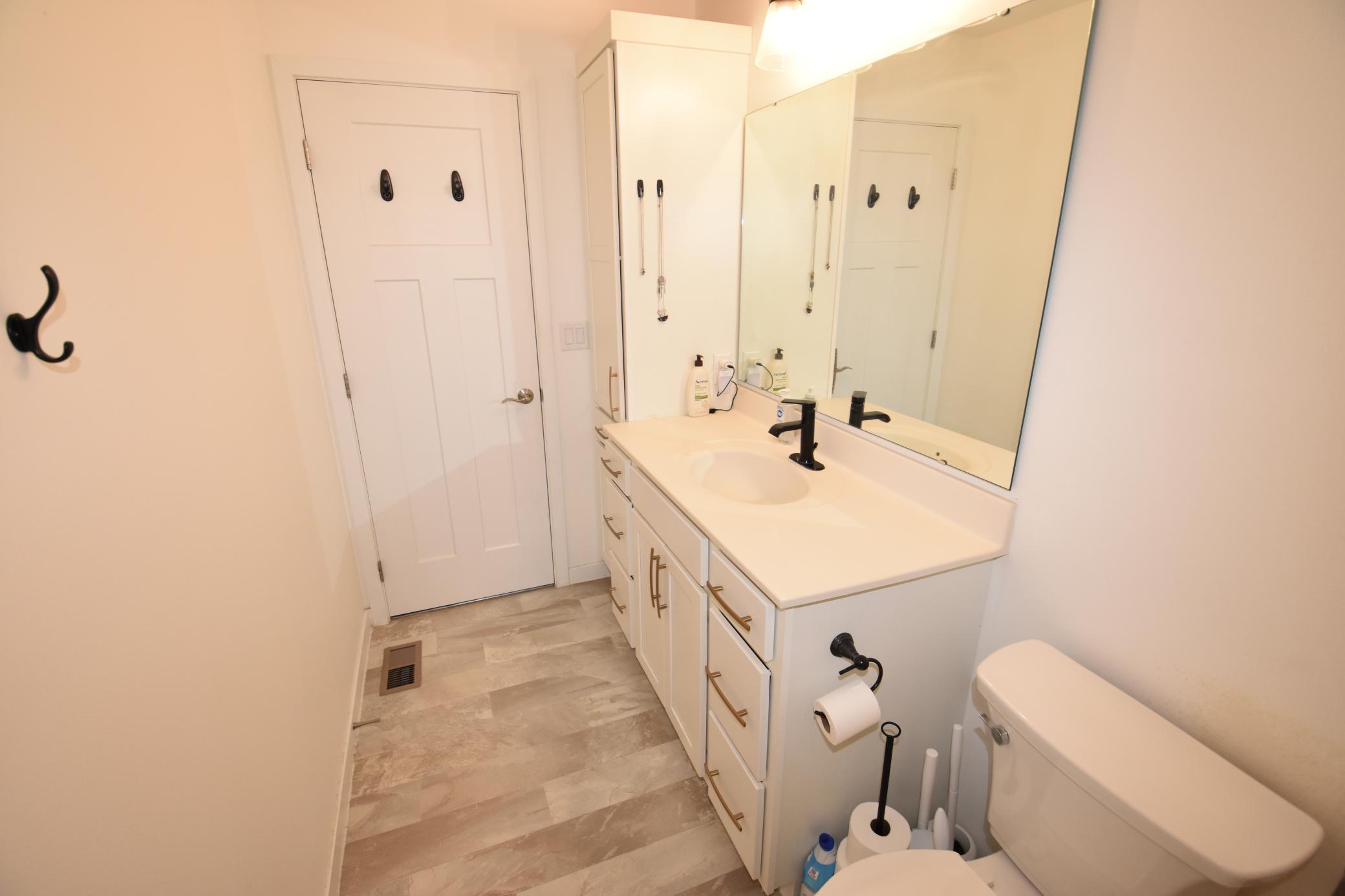 2020 single family home for sale at 2587 72nd Avenue S in Fargo, ND — 6 bed, 3 bath (photo 15 of 37)
