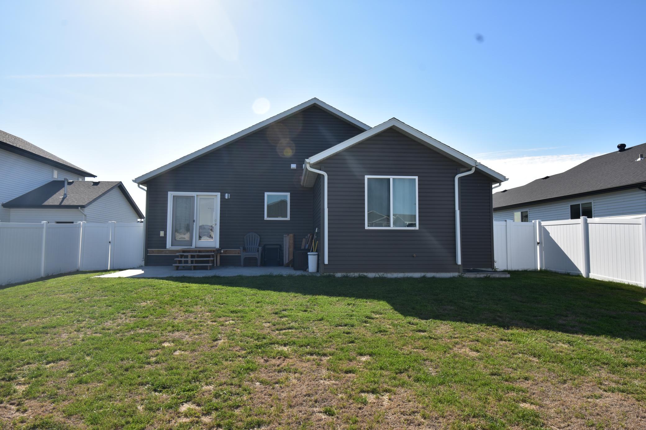 2020 single family home for sale at 2587 72nd Avenue S in Fargo, ND — 6 bed, 3 bath (photo 22 of 37)