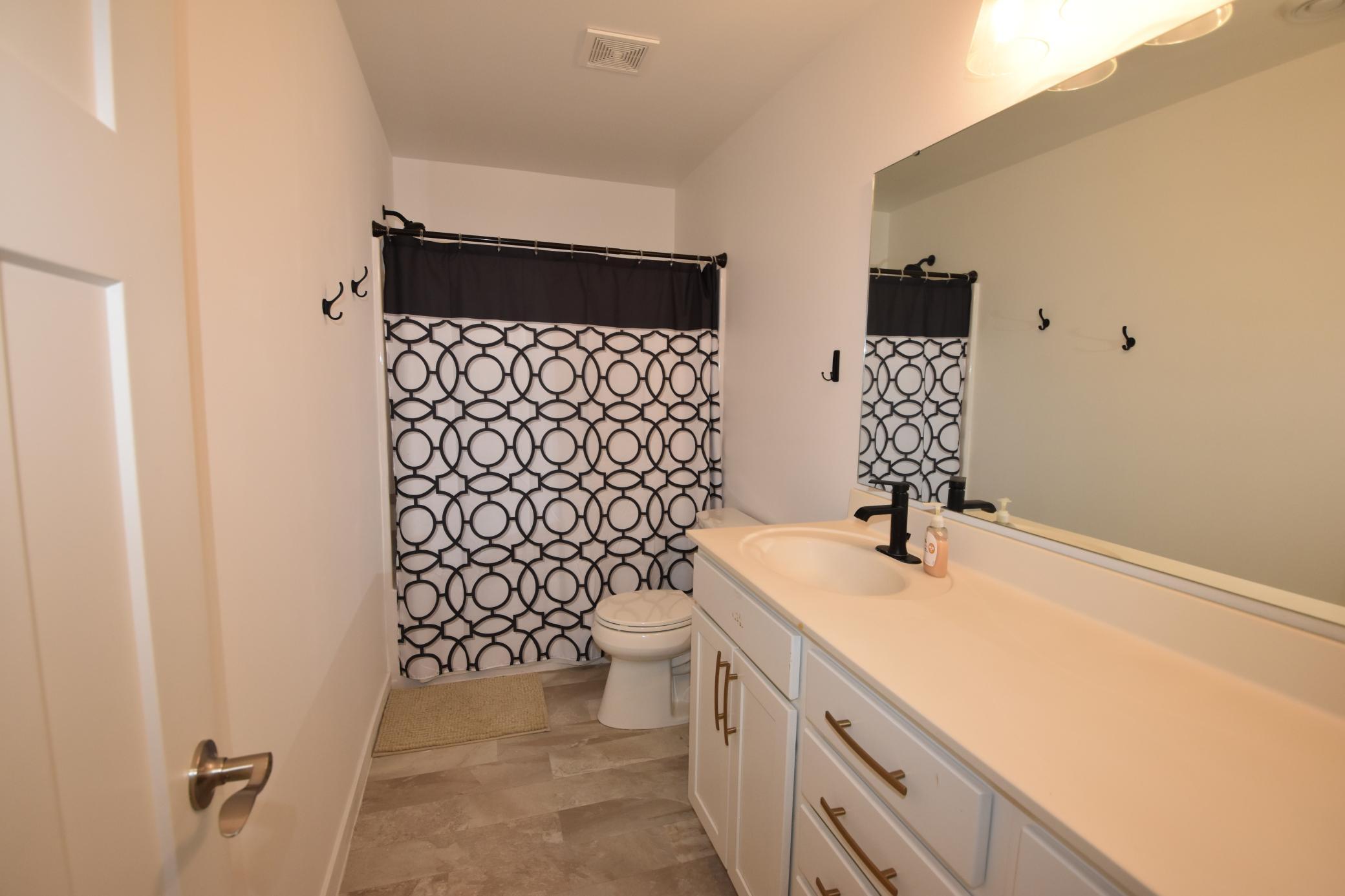 2020 single family home for sale at 2587 72nd Avenue S in Fargo, ND — 6 bed, 3 bath (photo 26 of 37)