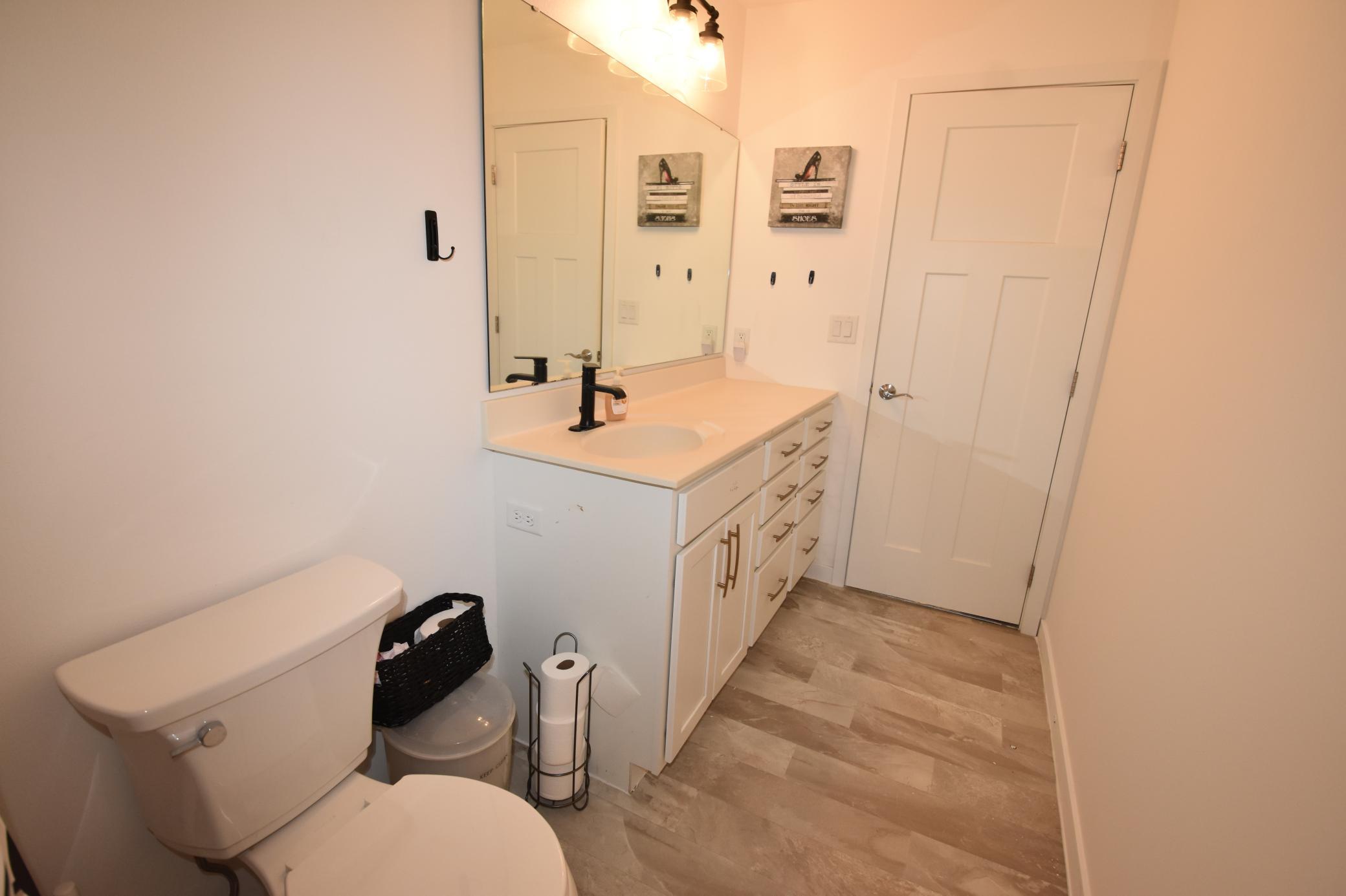 2020 single family home for sale at 2587 72nd Avenue S in Fargo, ND — 6 bed, 3 bath (photo 27 of 37)