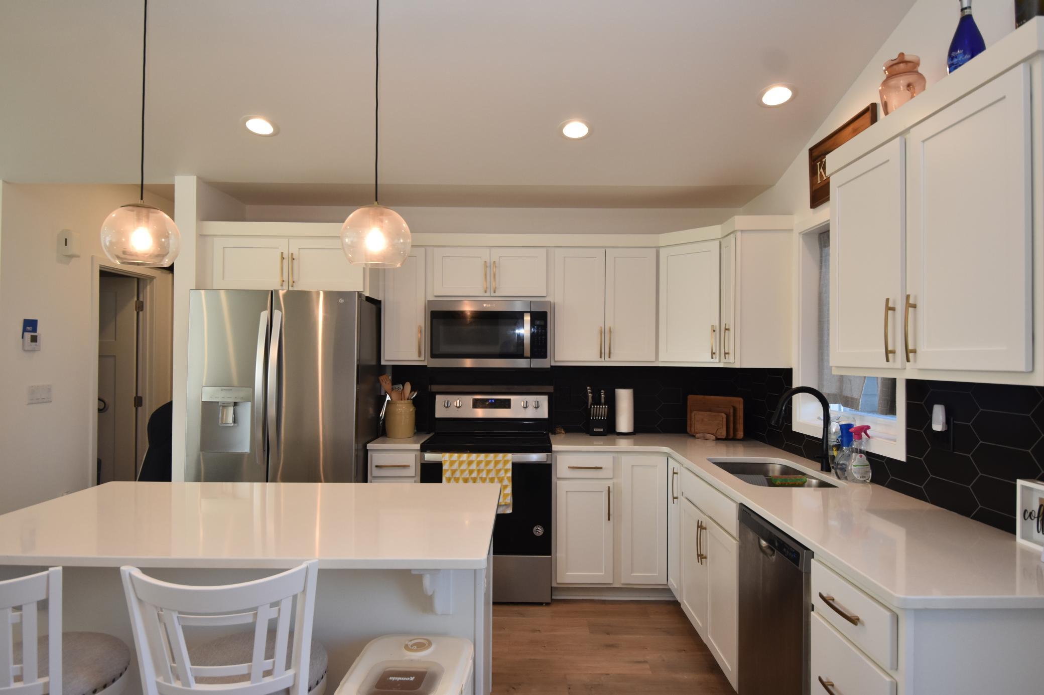 2020 single family home for sale at 2587 72nd Avenue S in Fargo, ND — 6 bed, 3 bath (photo 6 of 37)