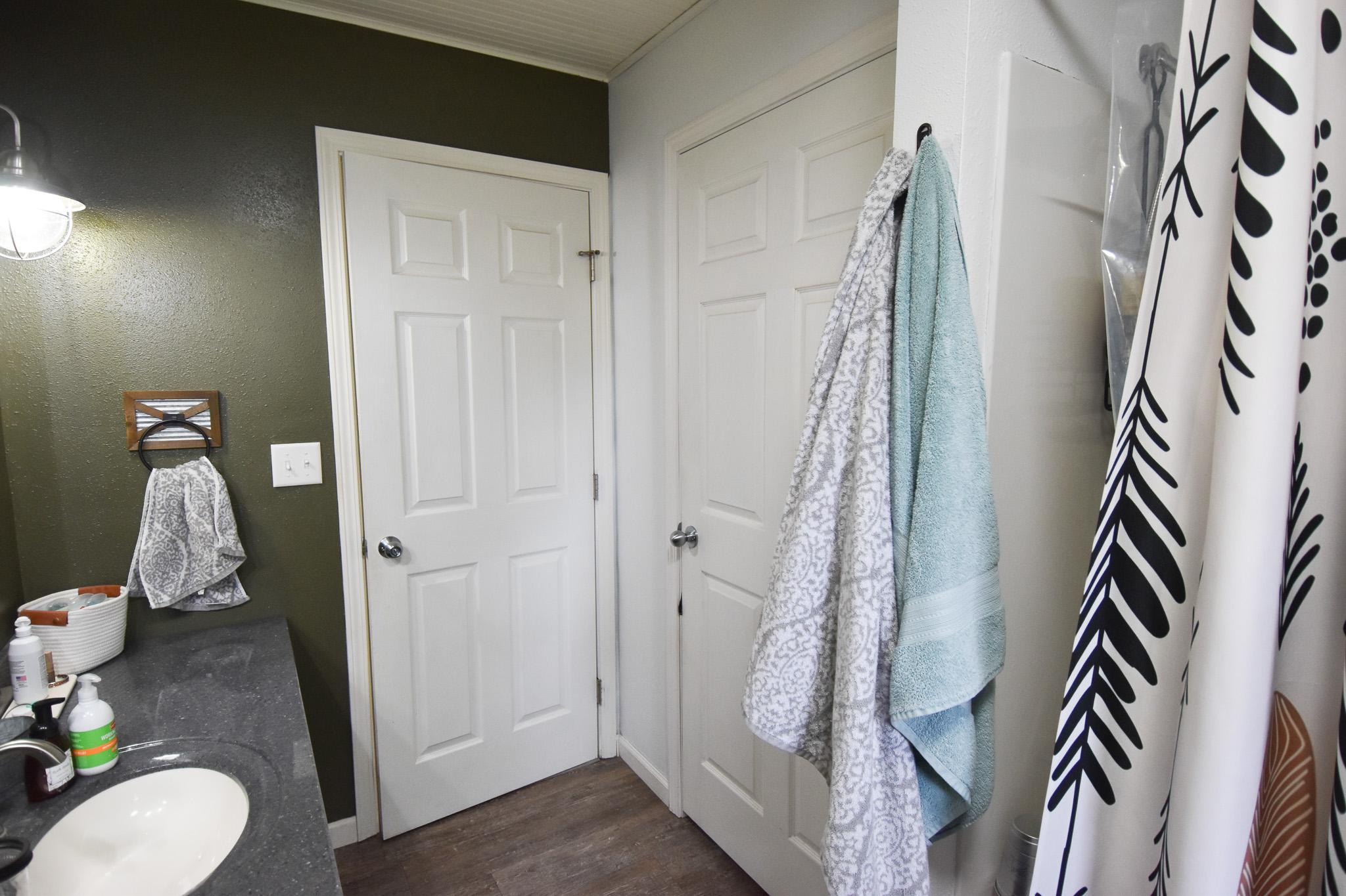 1979 single family home for sale at 16368 State Highway 1 NW in Thief River Falls, MN — 3 bed, 2 bath (photo 18 of 34)