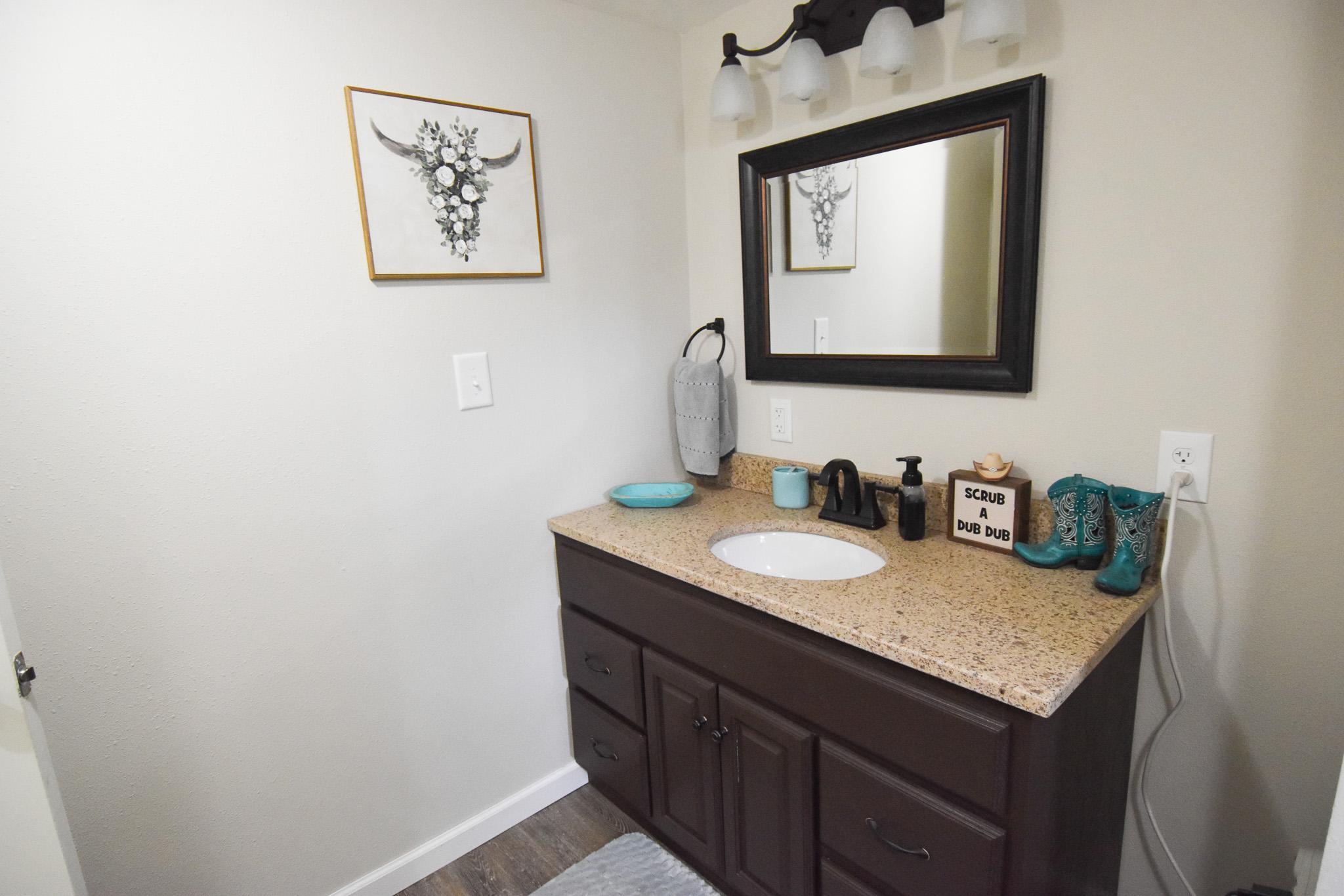 1979 single family home for sale at 16368 State Highway 1 NW in Thief River Falls, MN — 3 bed, 2 bath (photo 26 of 34)