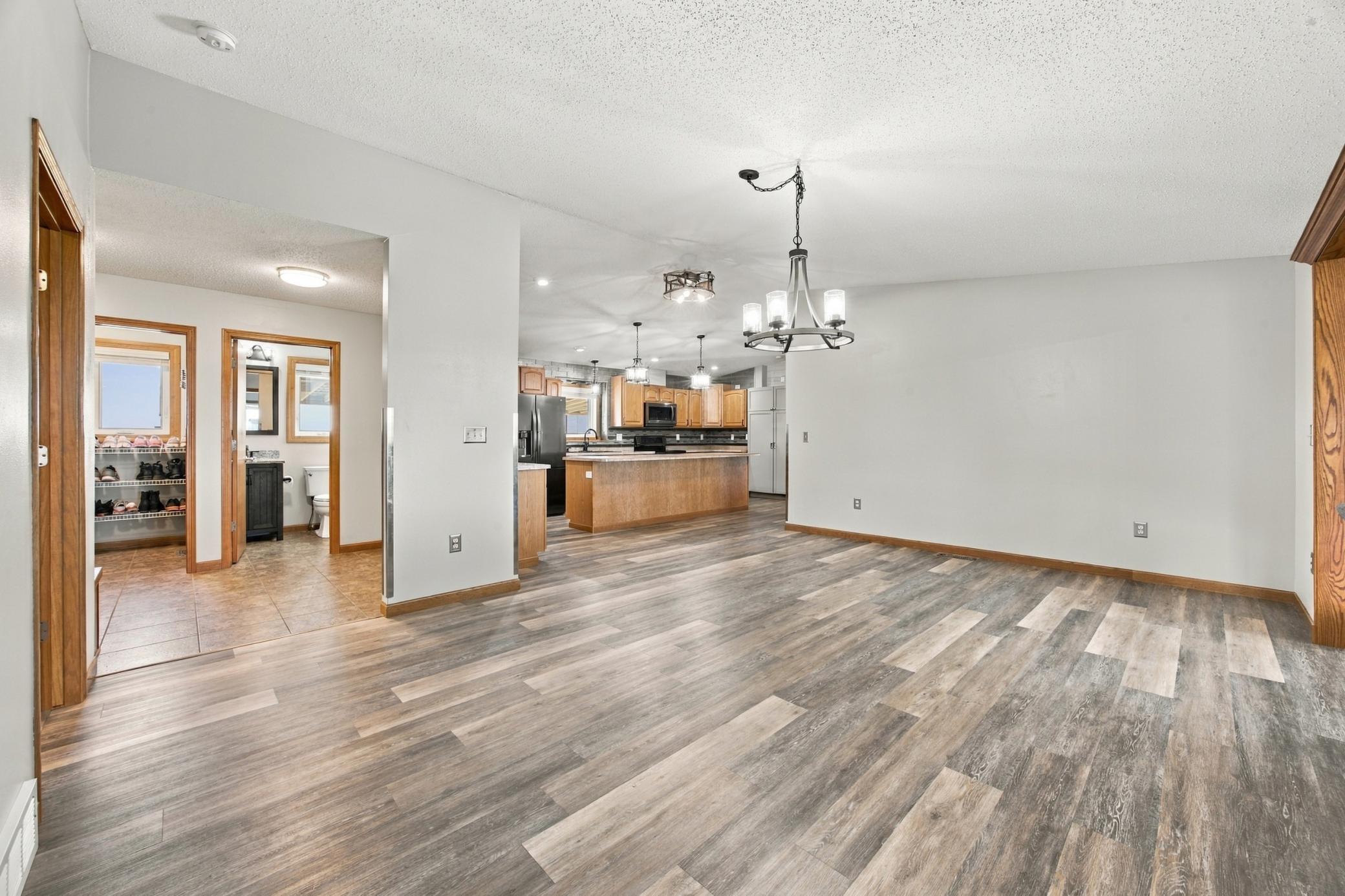 2007 single family home for sale at 16405 18th Street SE in Gardner, ND — 4 bed, 3 bath (photo 37 of 69)