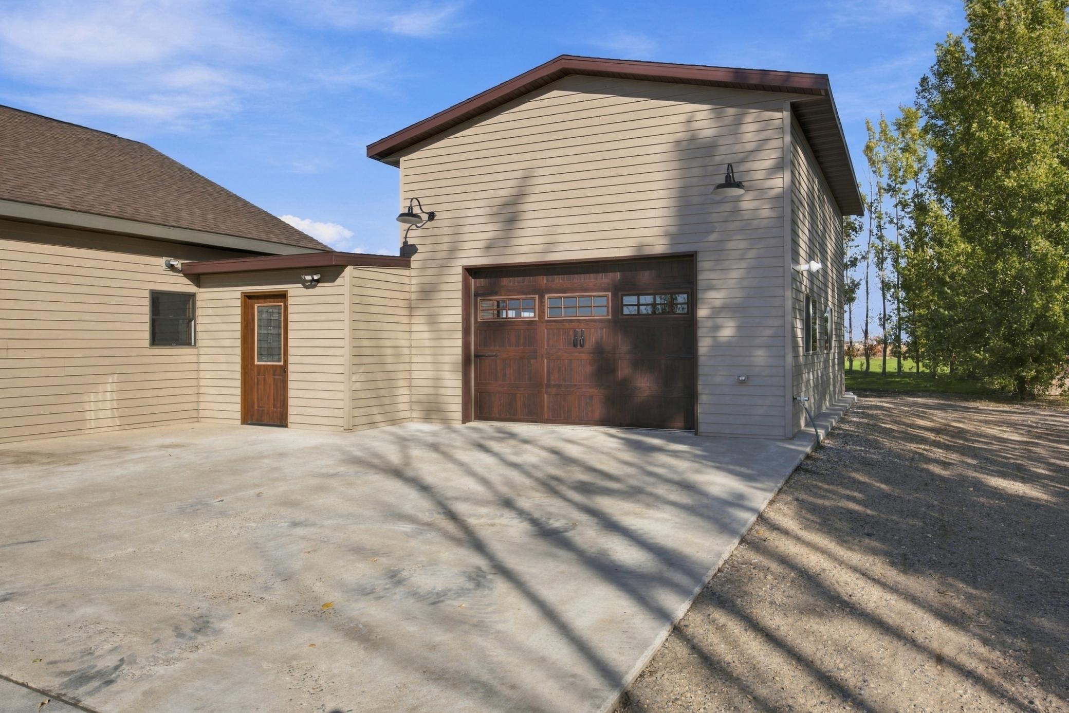 2007 single family home for sale at 16405 18th Street SE in Gardner, ND — 4 bed, 3 bath (photo 58 of 69)