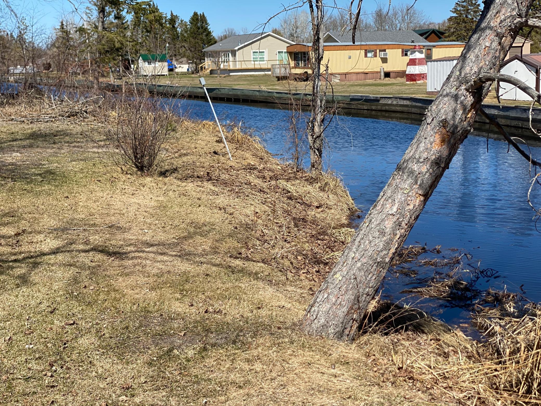 1997 single family home for sale at 25667 Lou Rayne Beach Road NE in Waskish, MN — 2 bed, 1 bath (photo 5 of 34)