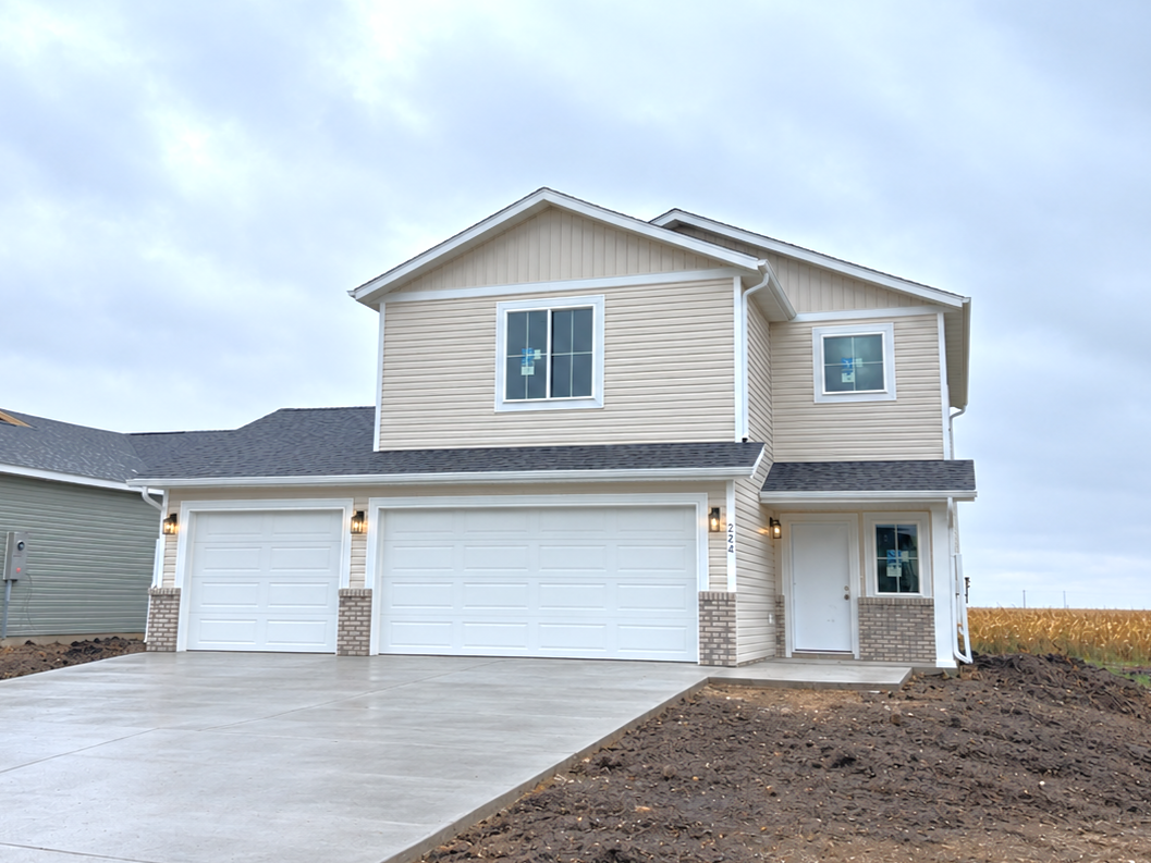 224 Lionheart Drive, Horace, ND