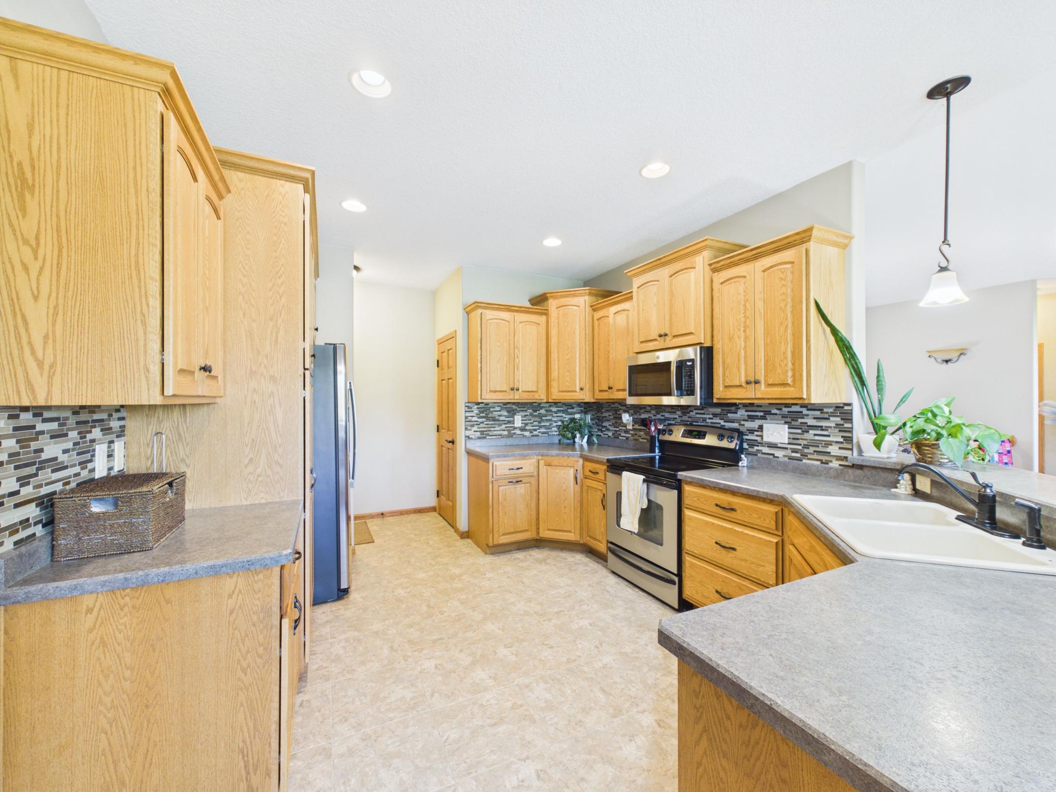 2008 single family home for sale at 4482 Egret Court NW in Alexandria, MN — 3 bed, 3 bath (photo 6 of 64)