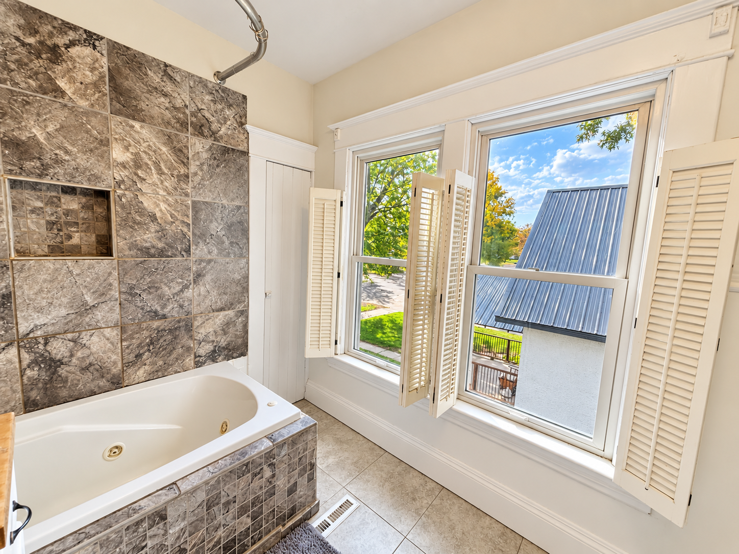 1920 single family home for sale at 603 1st Street SW in Wadena, MN — 4 bed, 2 bath (photo 25 of 46)