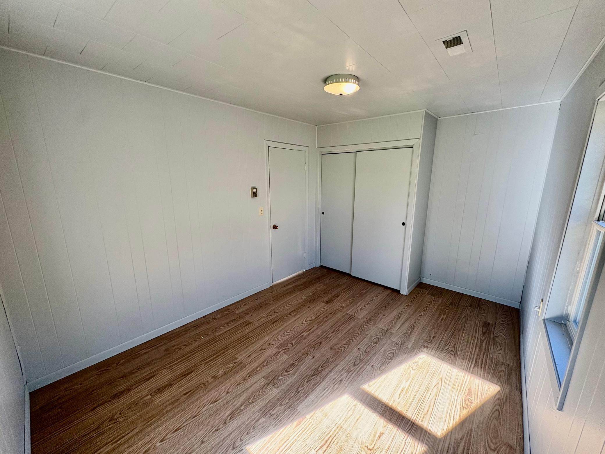 1950 single family home for sale at 412 2nd Street NW in Baudette, MN — 2 bed, 1 bath (photo 13 of 33)