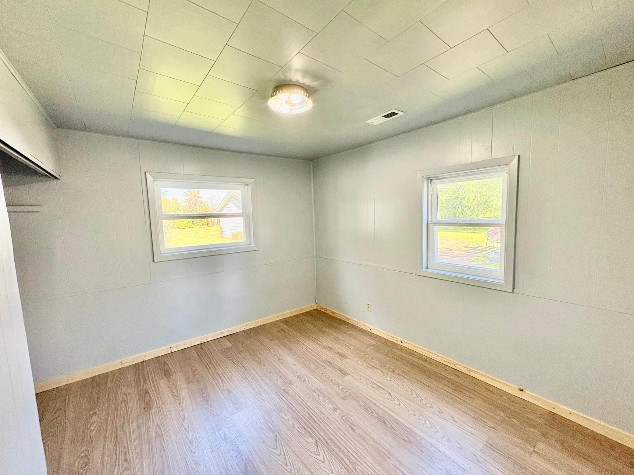 1950 single family home for sale at 412 2nd Street NW in Baudette, MN — 2 bed, 1 bath (photo 16 of 33)