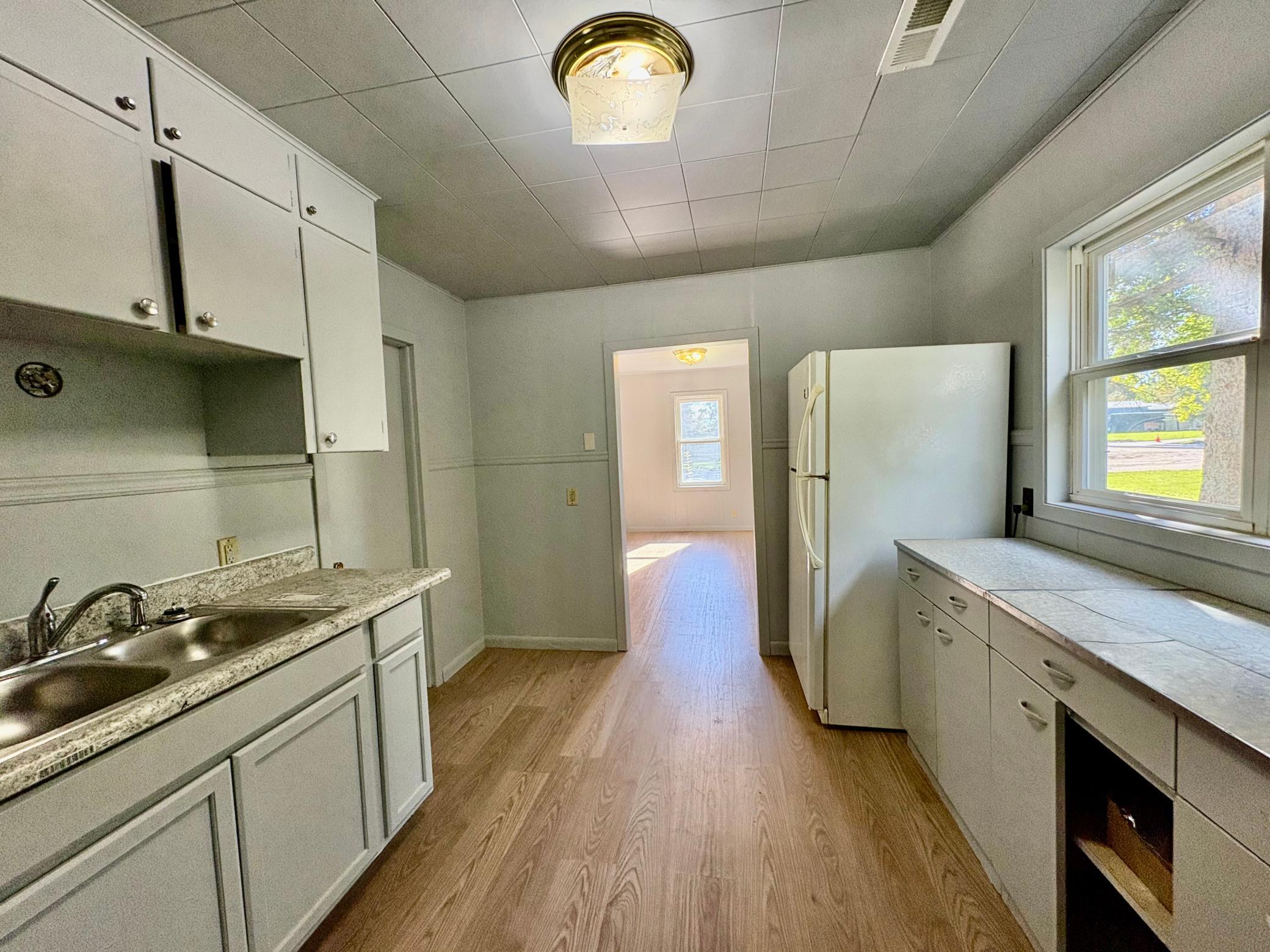 1950 single family home for sale at 412 2nd Street NW in Baudette, MN — 2 bed, 1 bath (photo 17 of 33)