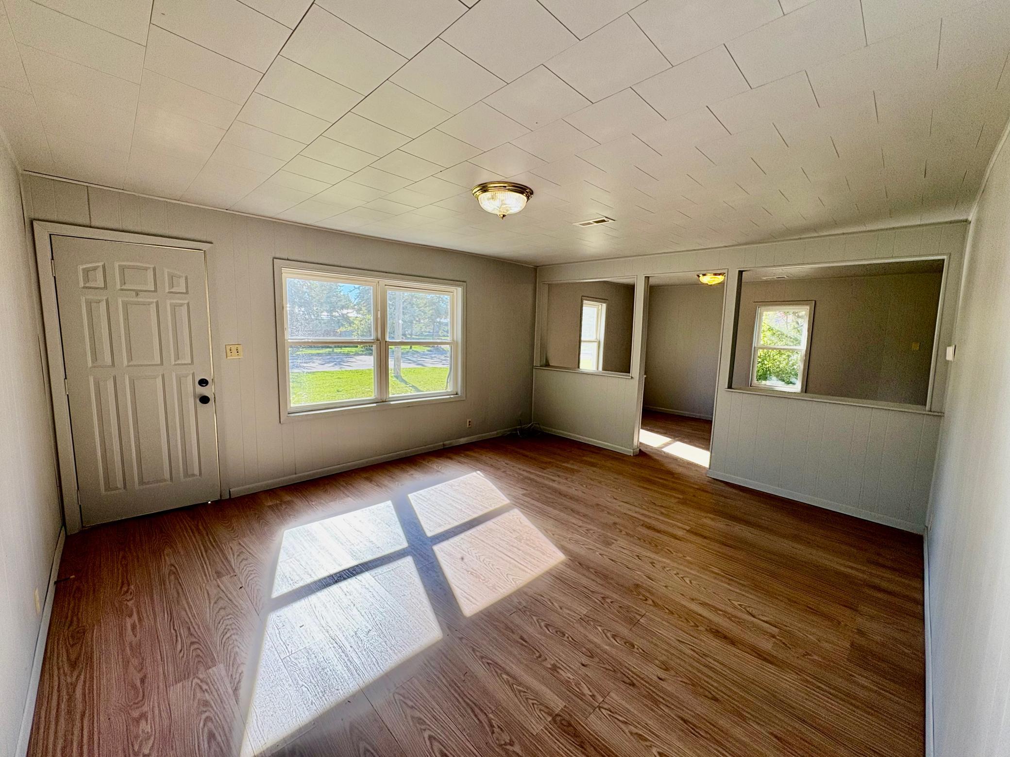 1950 single family home for sale at 412 2nd Street NW in Baudette, MN — 2 bed, 1 bath (photo 18 of 33)