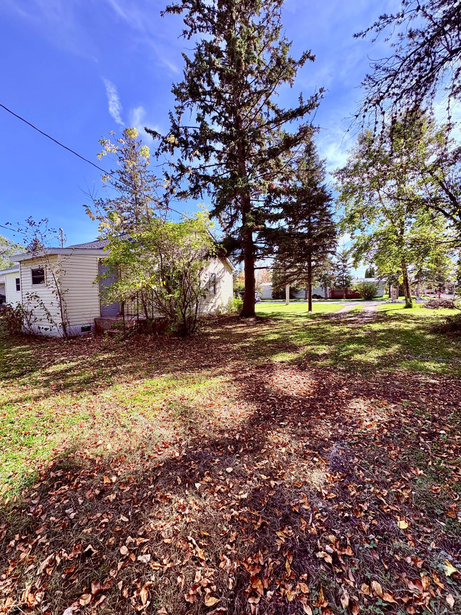 1950 single family home for sale at 412 2nd Street NW in Baudette, MN — 2 bed, 1 bath (photo 25 of 33)