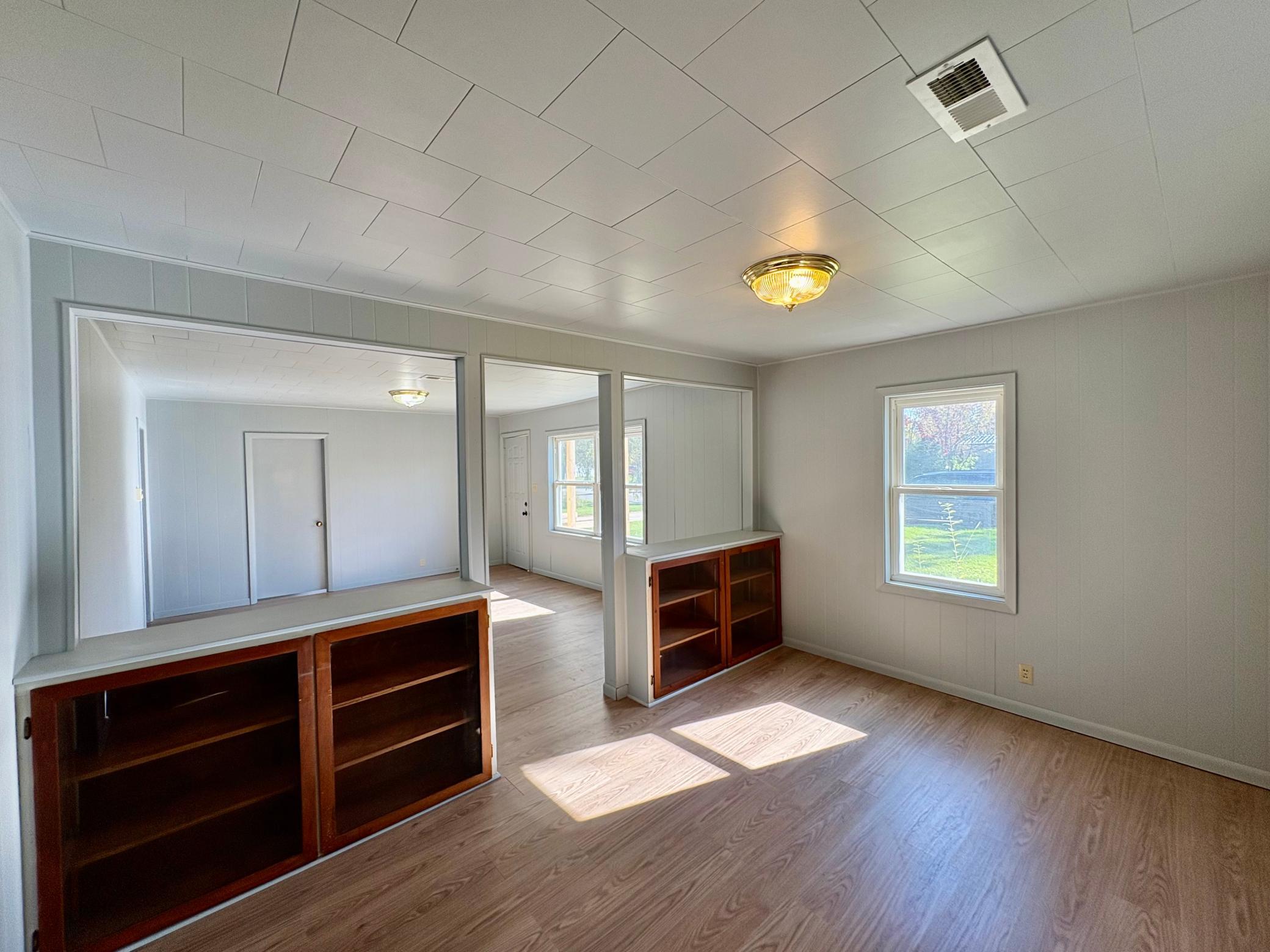 1950 single family home for sale at 412 2nd Street NW in Baudette, MN — 2 bed, 1 bath (photo 7 of 33)