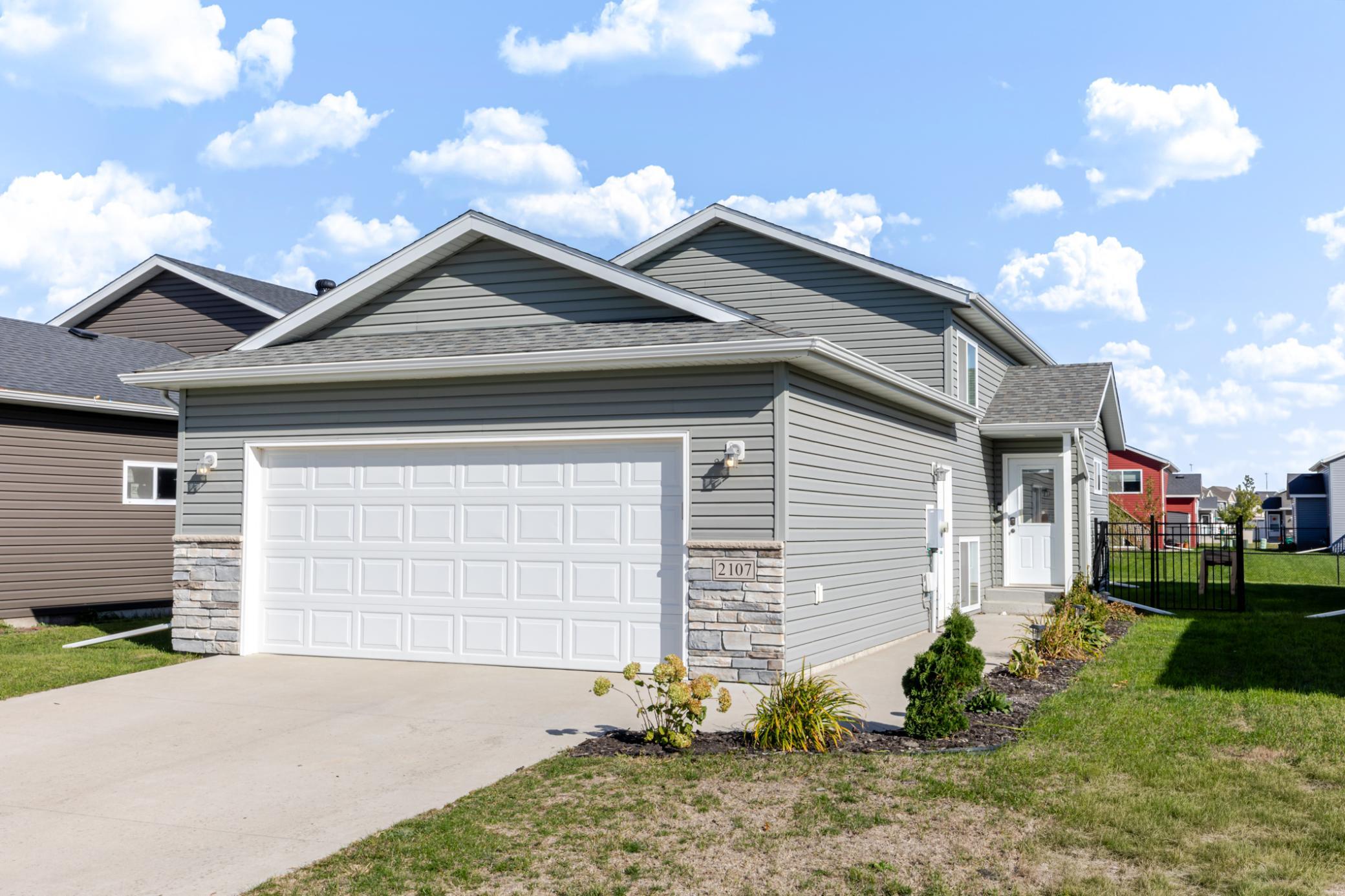 2107 Admiral Drive W, West Fargo, ND
