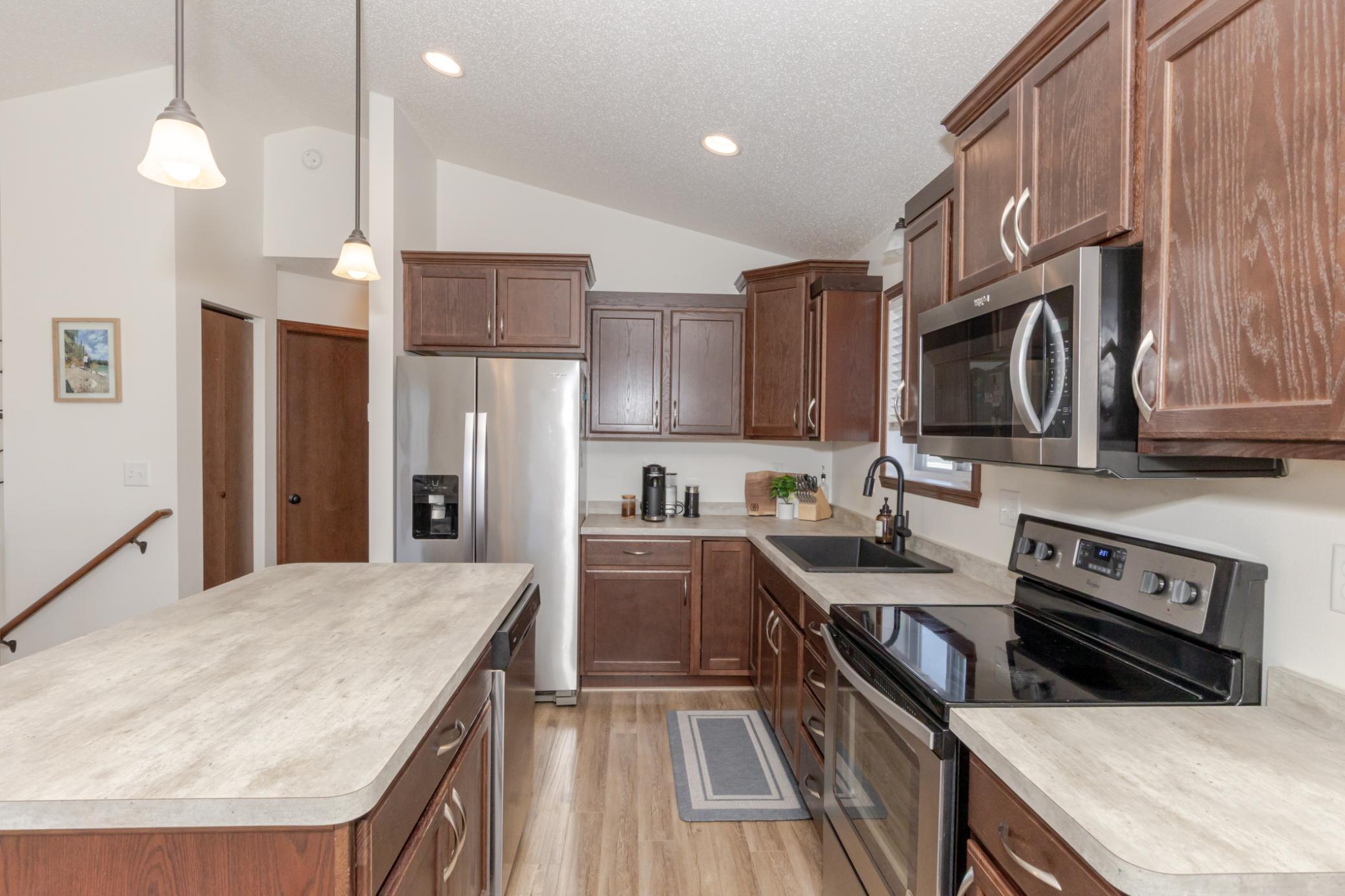 2017 single family home for sale at 2107 Admiral Drive W in West Fargo, ND — 3 bed, 2 bath (photo 11 of 40)