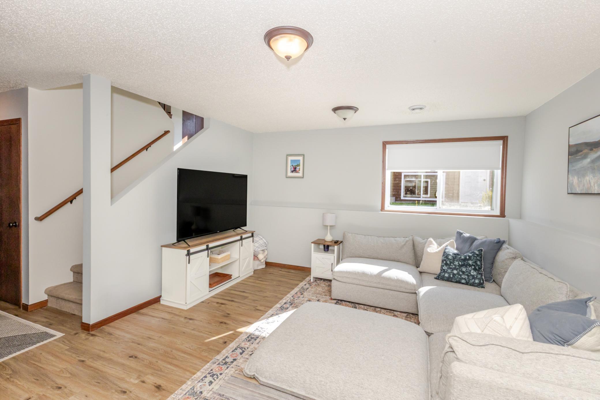 2017 single family home for sale at 2107 Admiral Drive W in West Fargo, ND — 3 bed, 2 bath (photo 20 of 40)