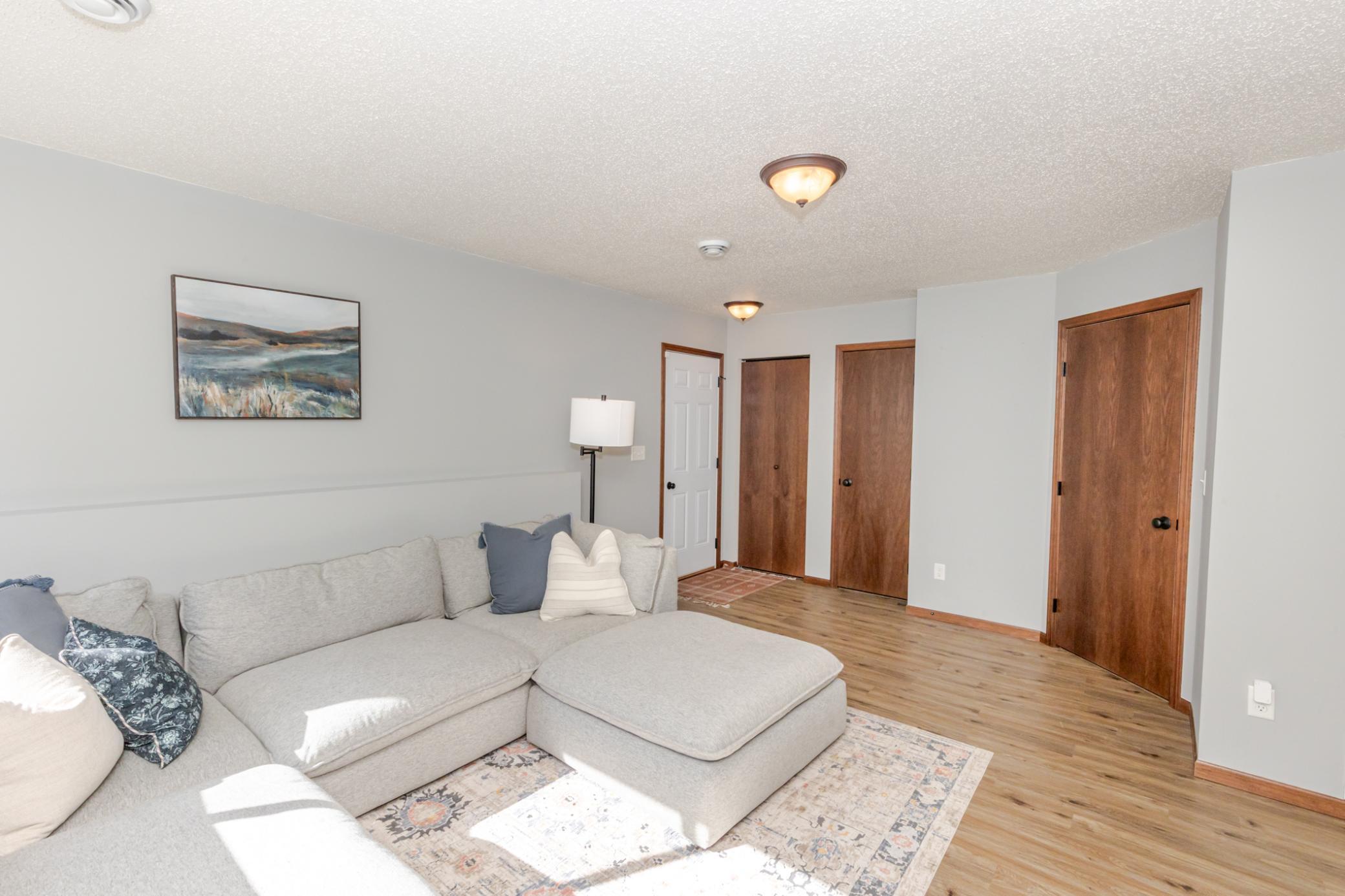 2017 single family home for sale at 2107 Admiral Drive W in West Fargo, ND — 3 bed, 2 bath (photo 22 of 40)
