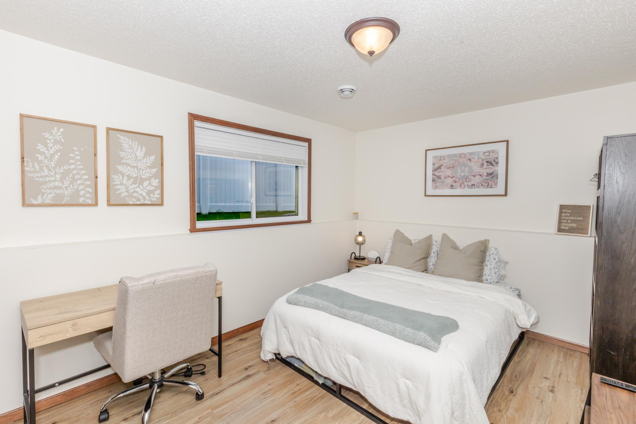 2017 single family home for sale at 2107 Admiral Drive W in West Fargo, ND — 3 bed, 2 bath (photo 23 of 40)
